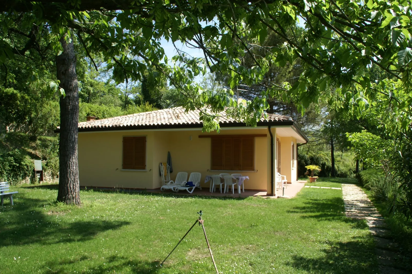 Residence Le Sponde Quadri Uno Quattro-Buitenkant zomer