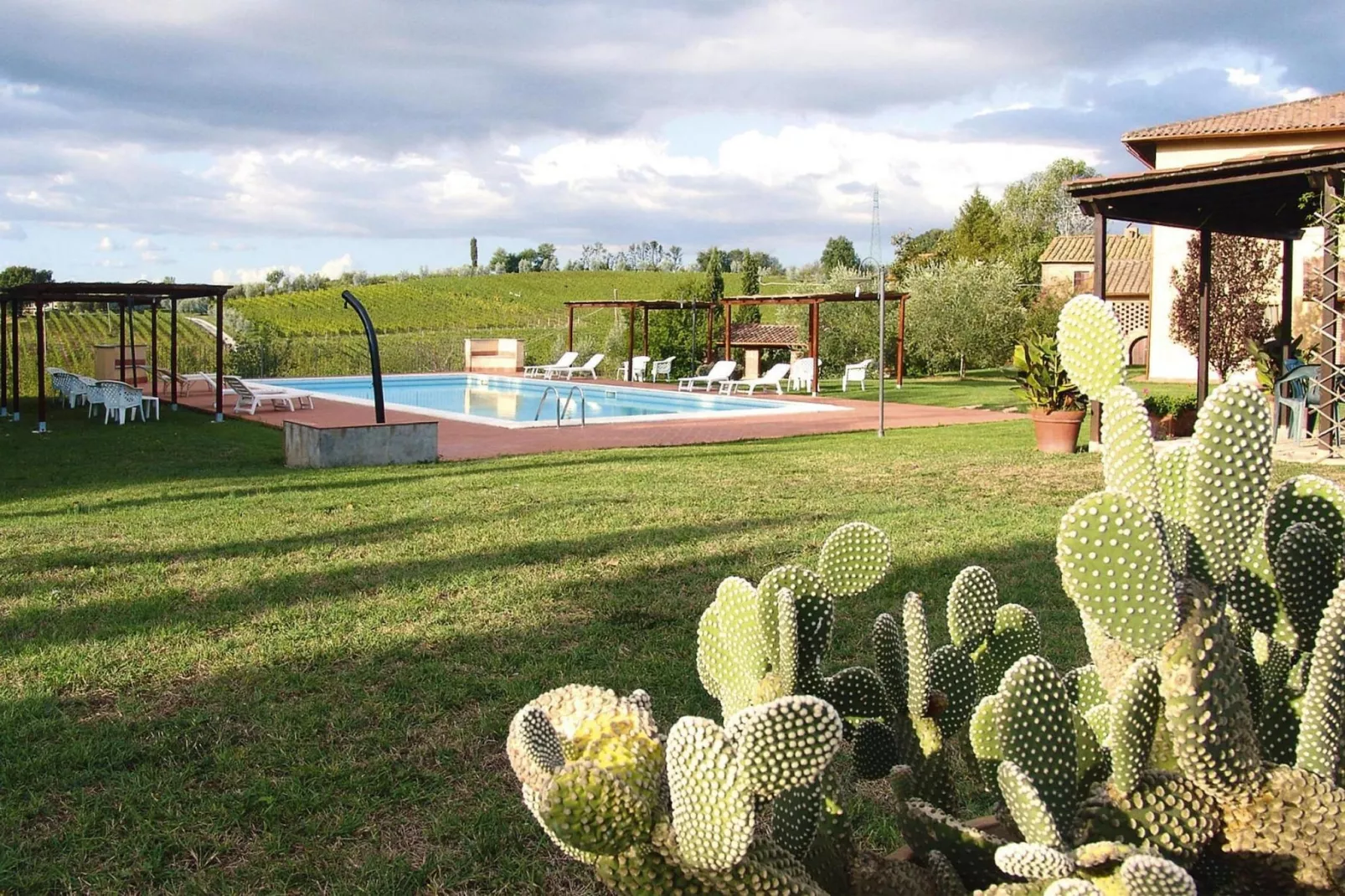 Agri-tourism Poggio al Sole Vinci Type Glicine Biancospino-Zwembad