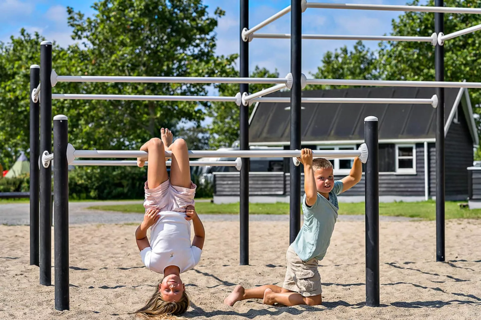 Bøjdenhytte Plus 4+2 senge-Niet-getagd