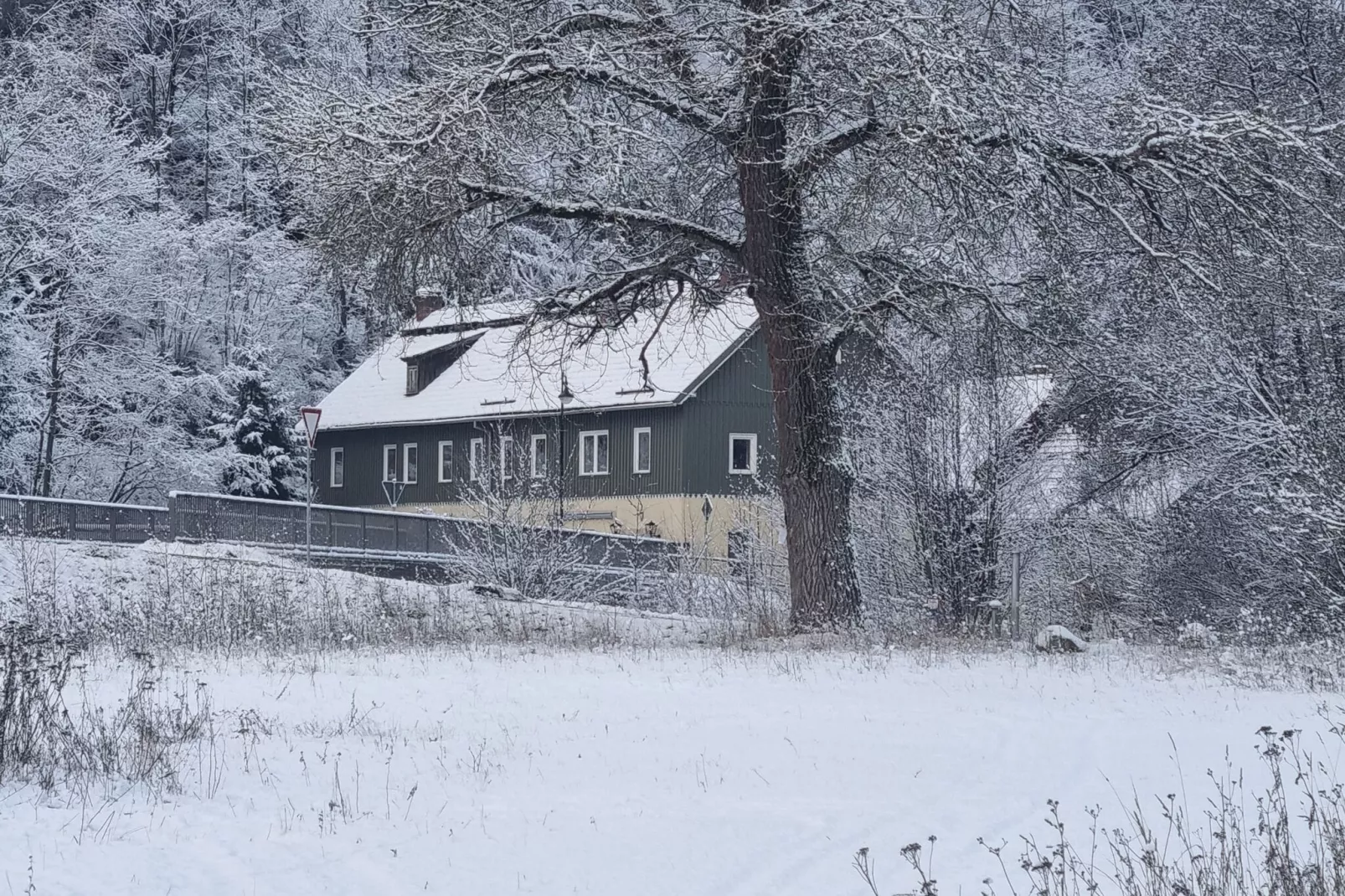 Der alte Kutscherhof-Exterieur winter