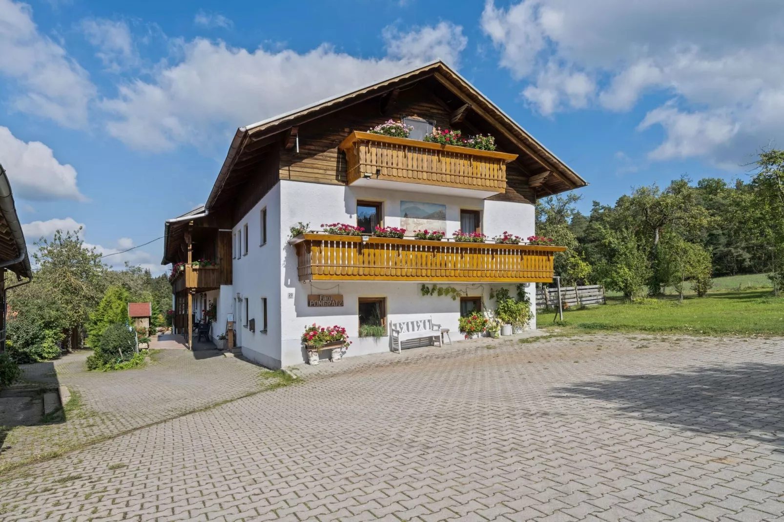 Urlaub auf dem Bauernhof-Buitenkant zomer