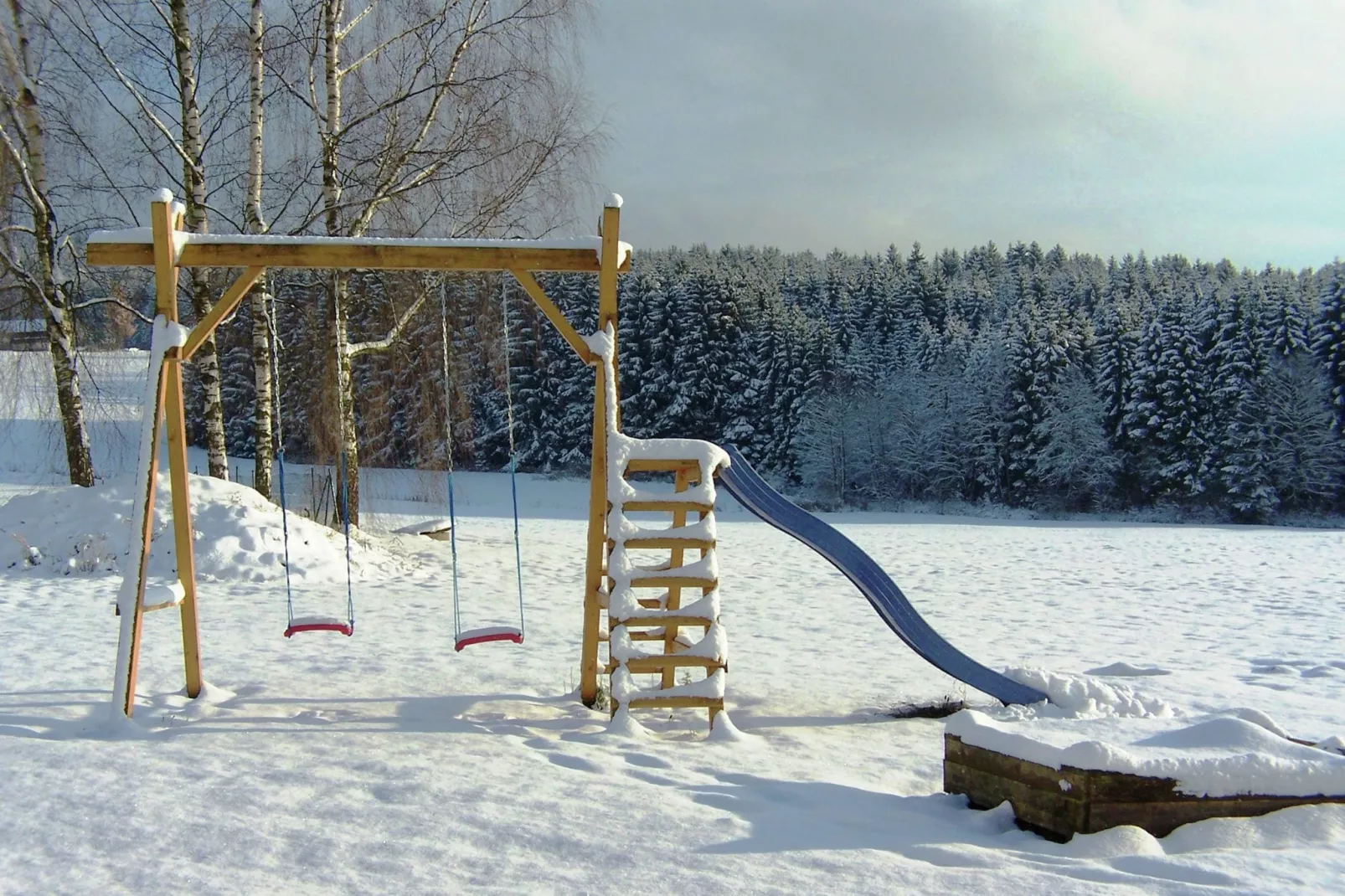 Ferienhaus Wiesing-Tuin winter