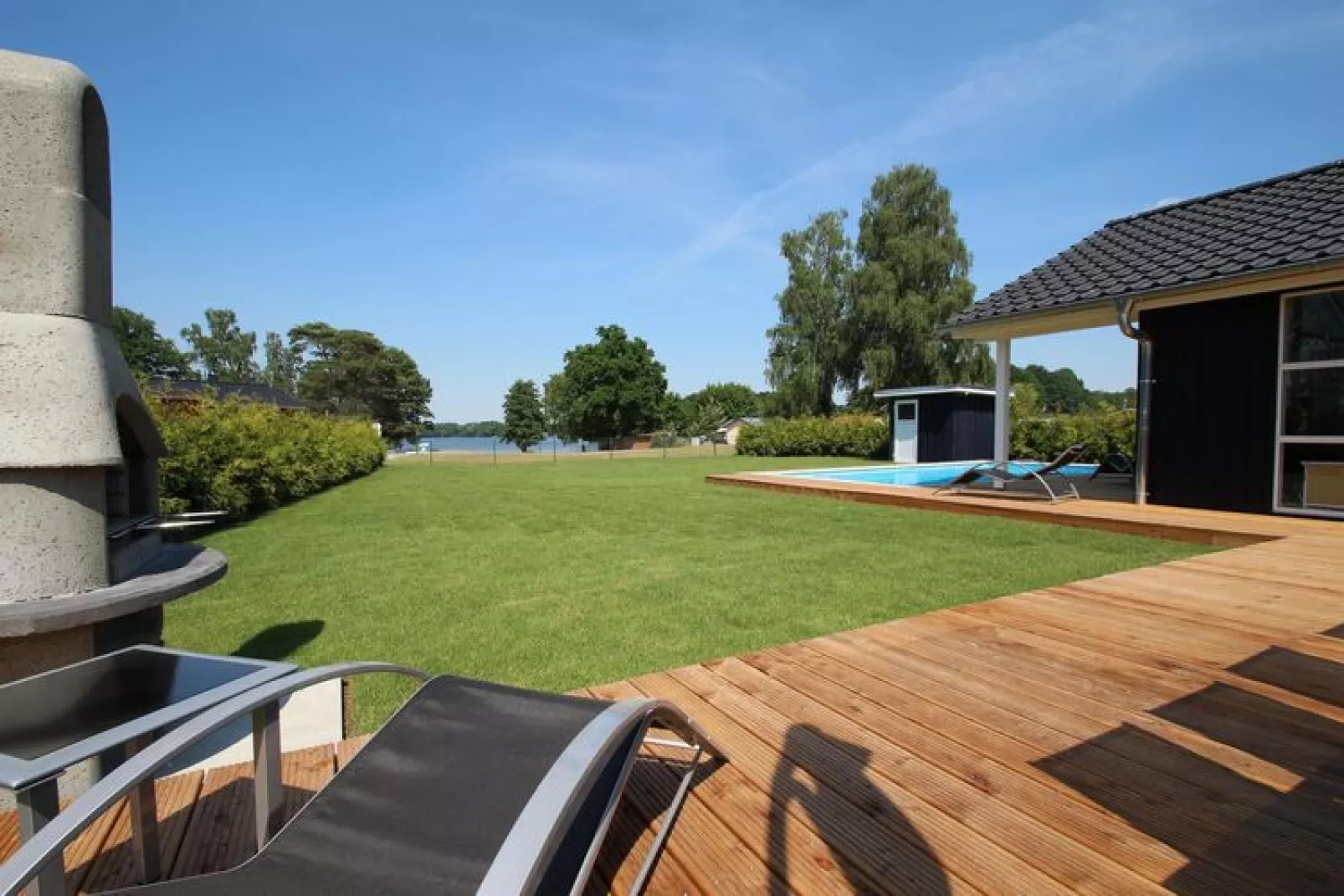 Poolhaus 140 qm-Tuinen zomer