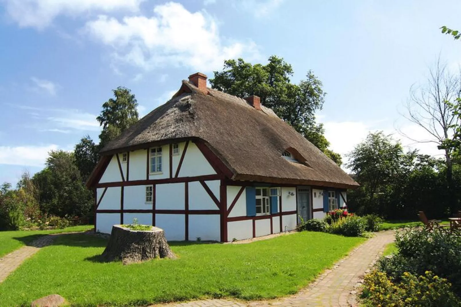 Ferienwohnung Dycke Haus in Zudar-Whg im OG 4 P-Buitenkant zomer