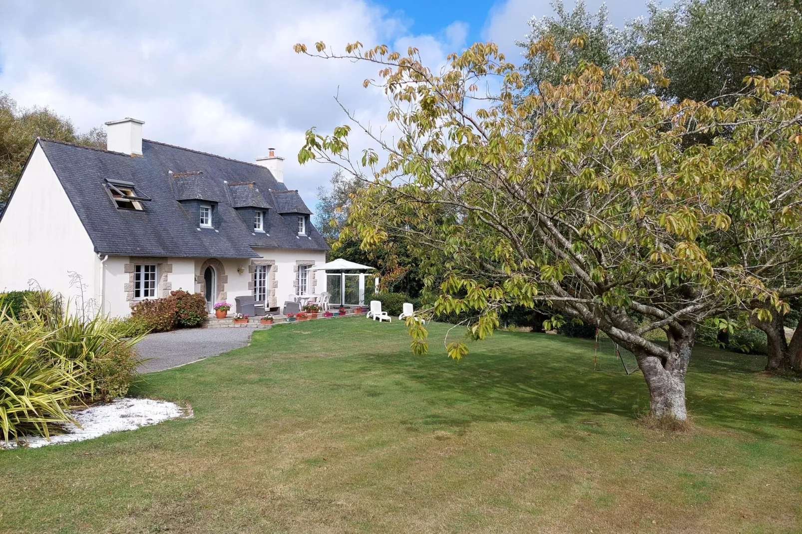 Ferienhaus in Plouénan-Tuinen zomer