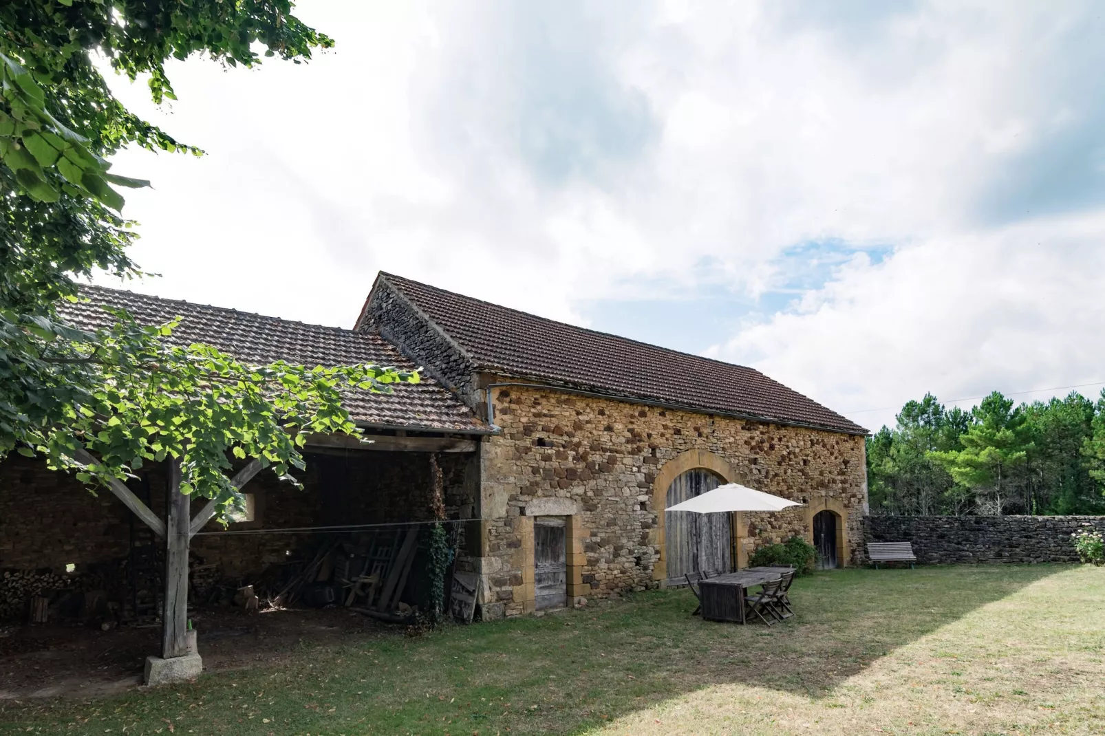 Maison de vacances Montcléra 4 pers-Tuinen zomer