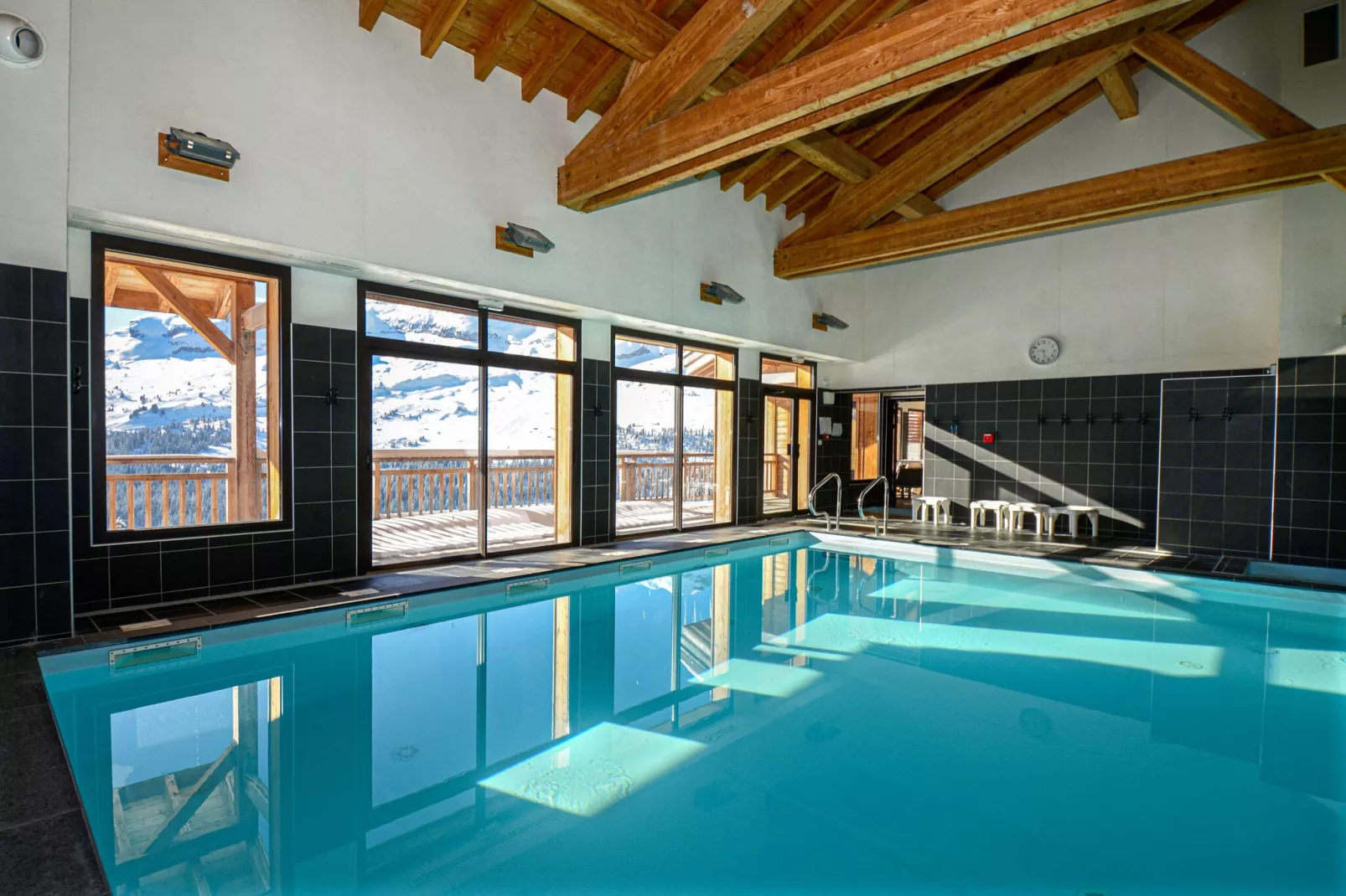 Authentiek appartement in het skigebied Le Grand Massif-Parkfaciliteiten