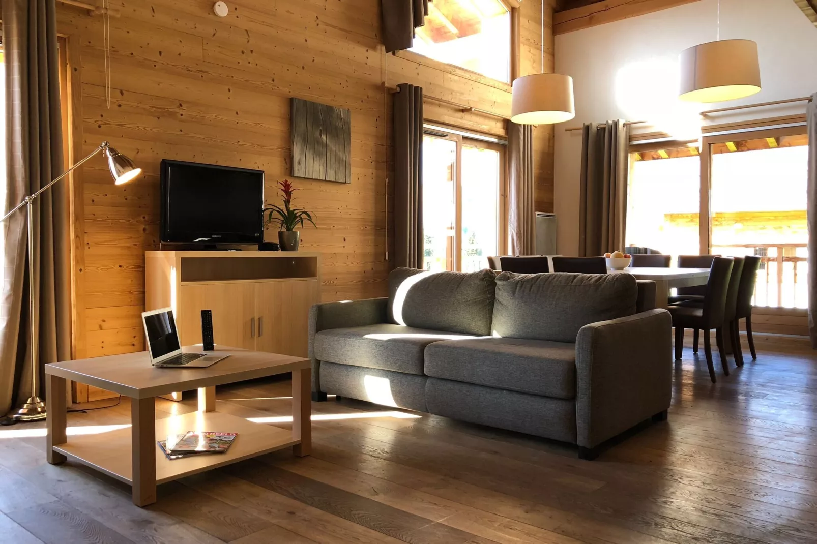 Authentiek appartement in het skigebied Le Grand Massif-Woonkamer