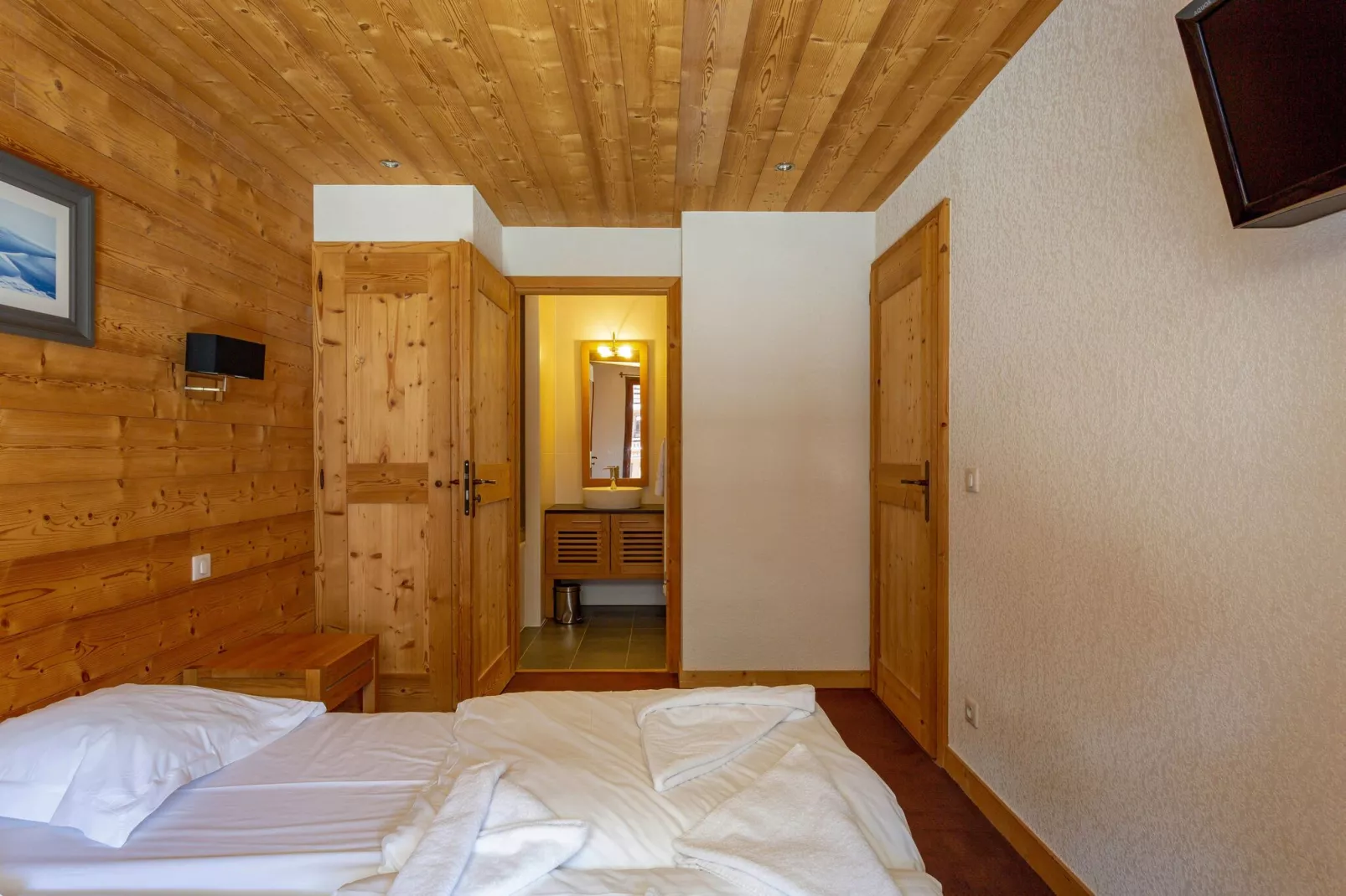 Modern appartement gelegen in authentiek Savoyaards bergdorp-Slaapkamer