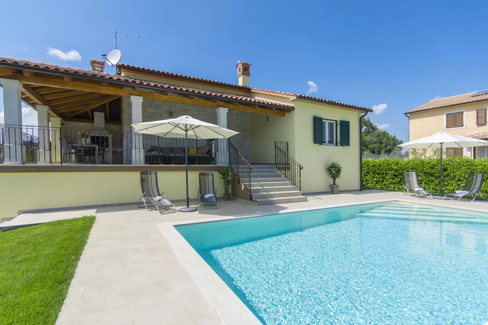 Villa Kiara with private pool-Zwembad
