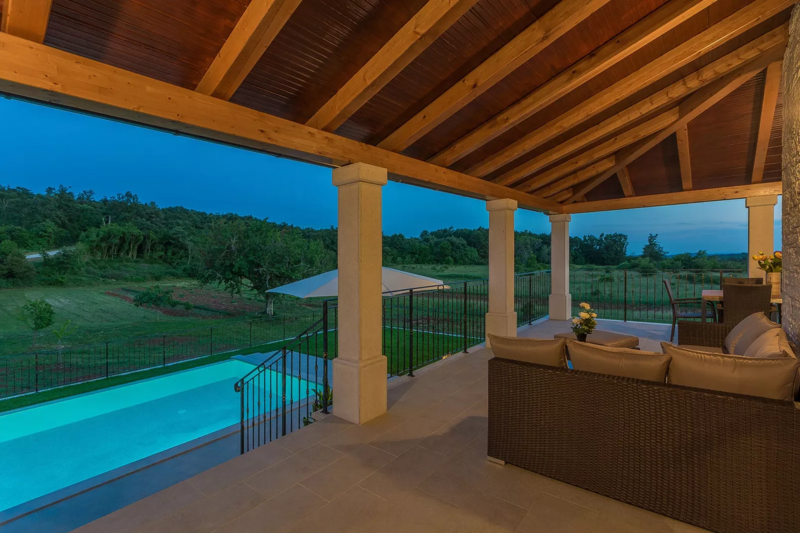 Villa Kiara with private pool-Uitzicht zomer