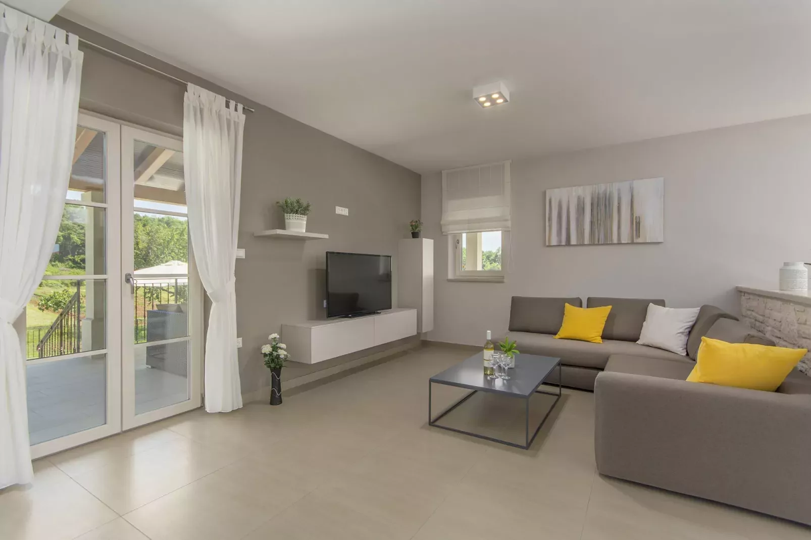 Villa Kiara with private pool-Woonkamer