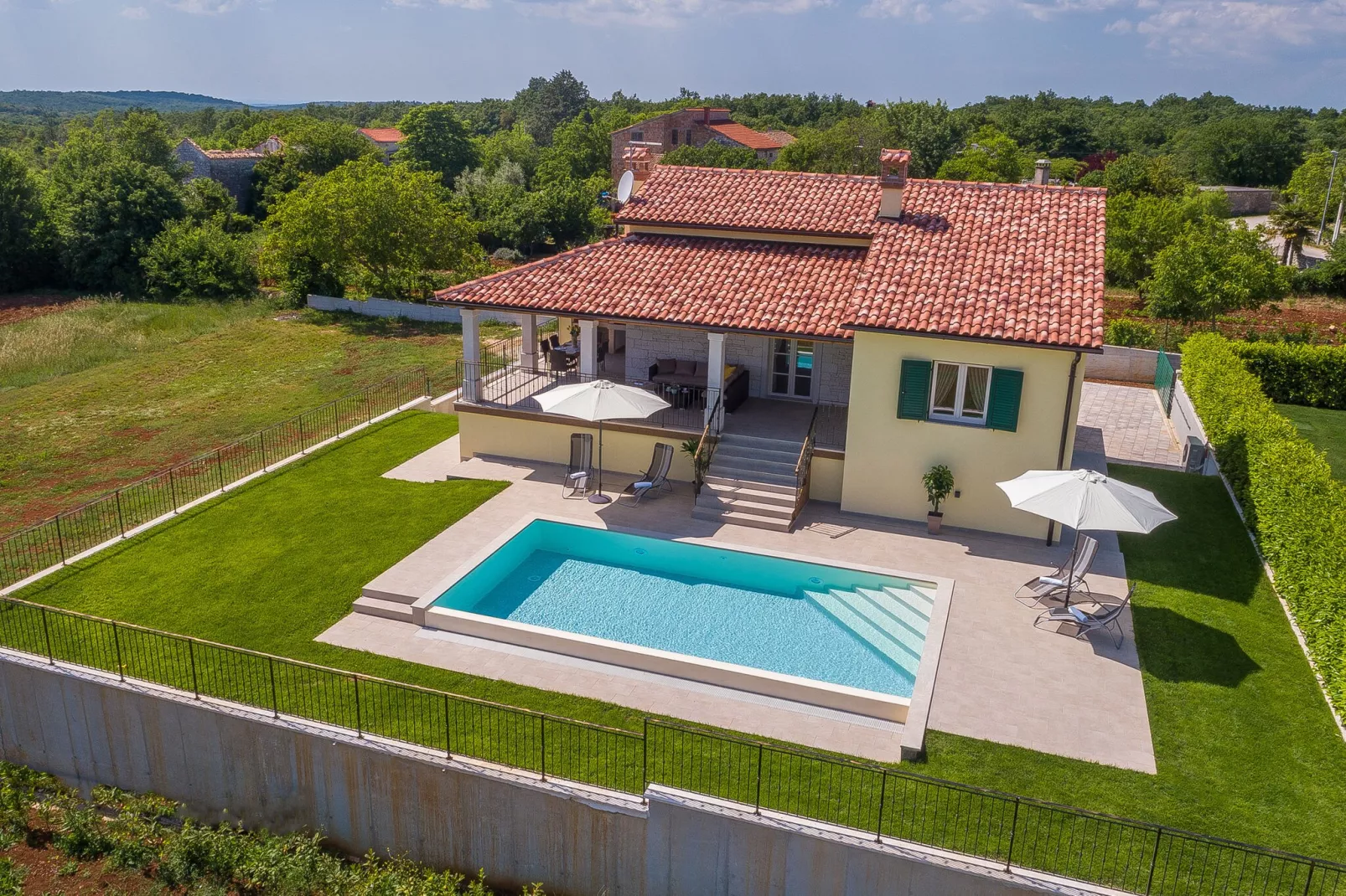 Villa Kiara with private pool-Tuinen zomer
