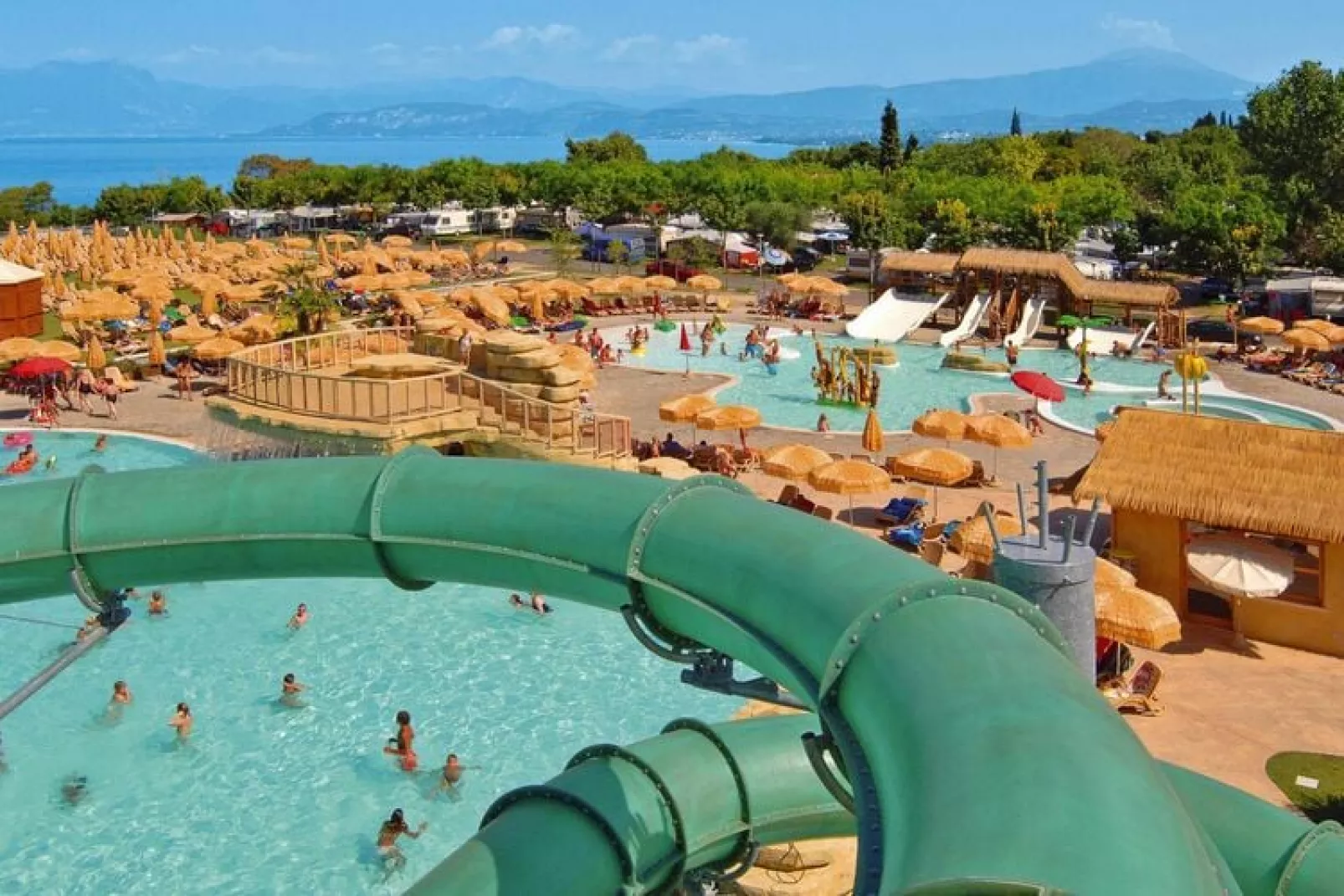 Holiday resort Piani di Clodia, Lazise-MH Giulietta 6 pax-Zwembad