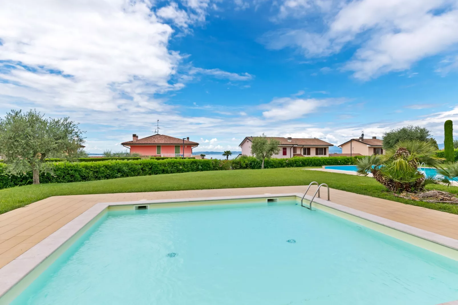 Vakantieappartement in Lazise, op de begane grond, met terras en zwembad.-Zwembad