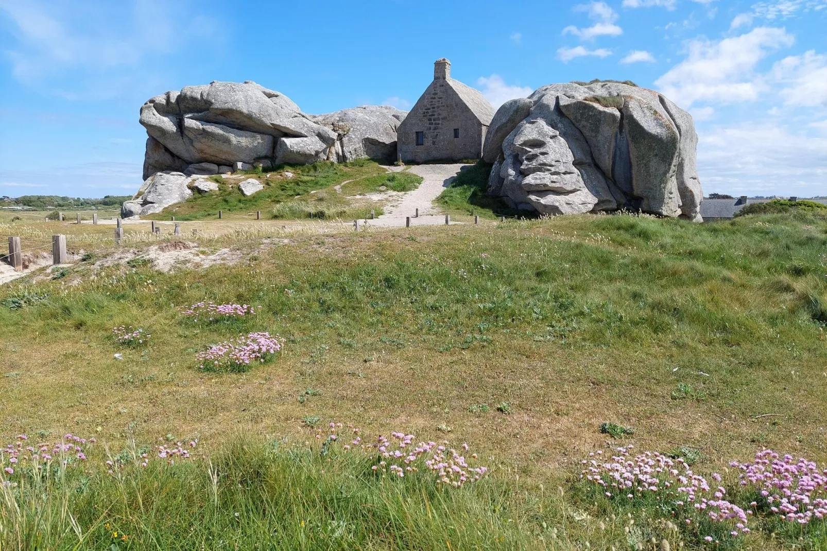 Natursteinhaus Plounévez-Lochrist-Gebieden zomer 20km