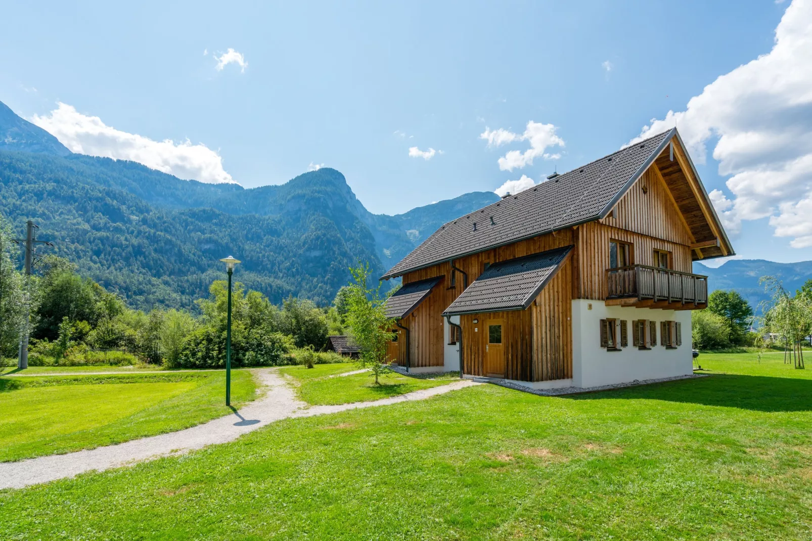 Luxery Salzkammergut Chalet A-Buitenkant zomer