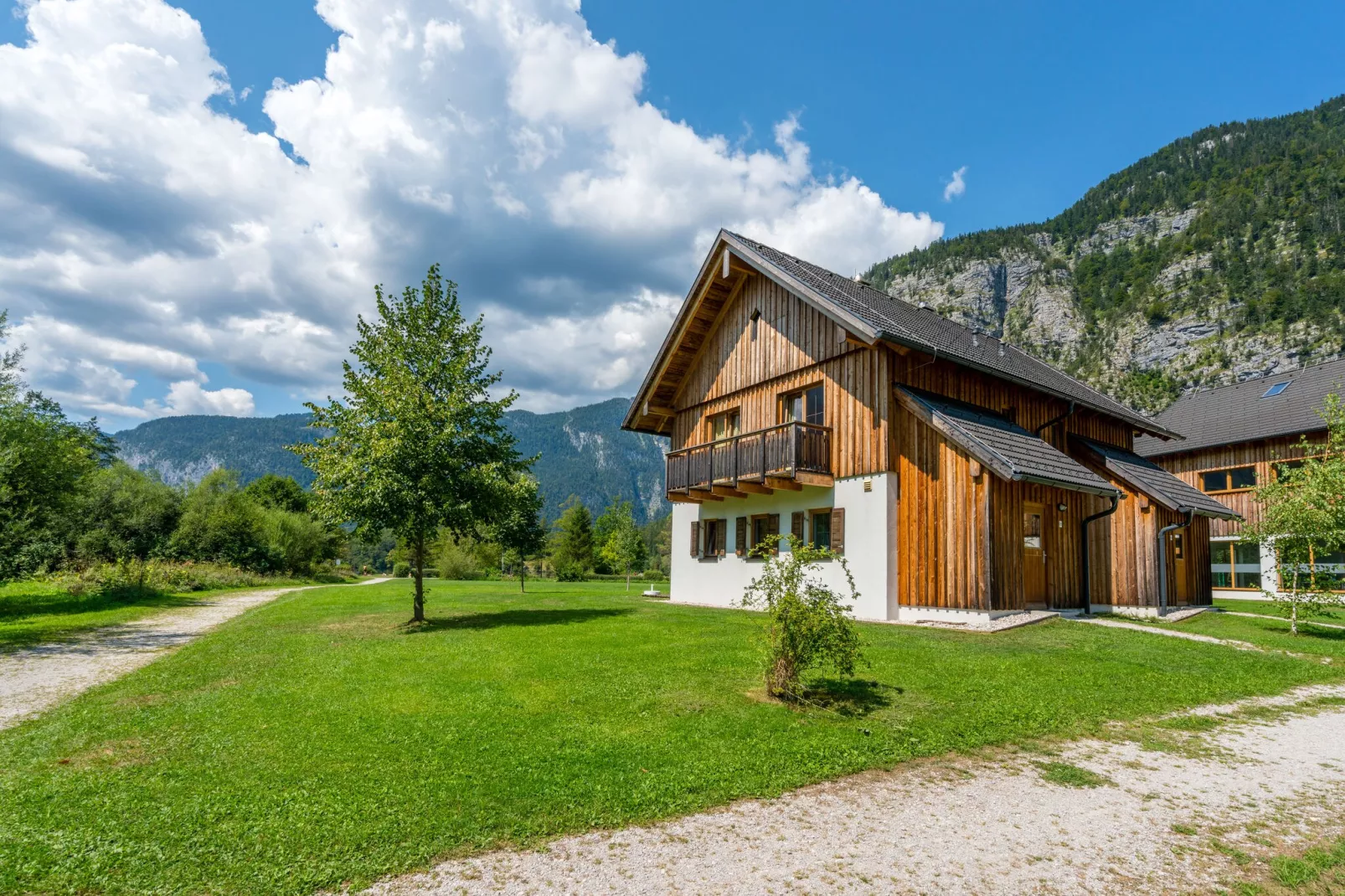 Luxery Salzkammergut Chalet A-Buitenkant zomer