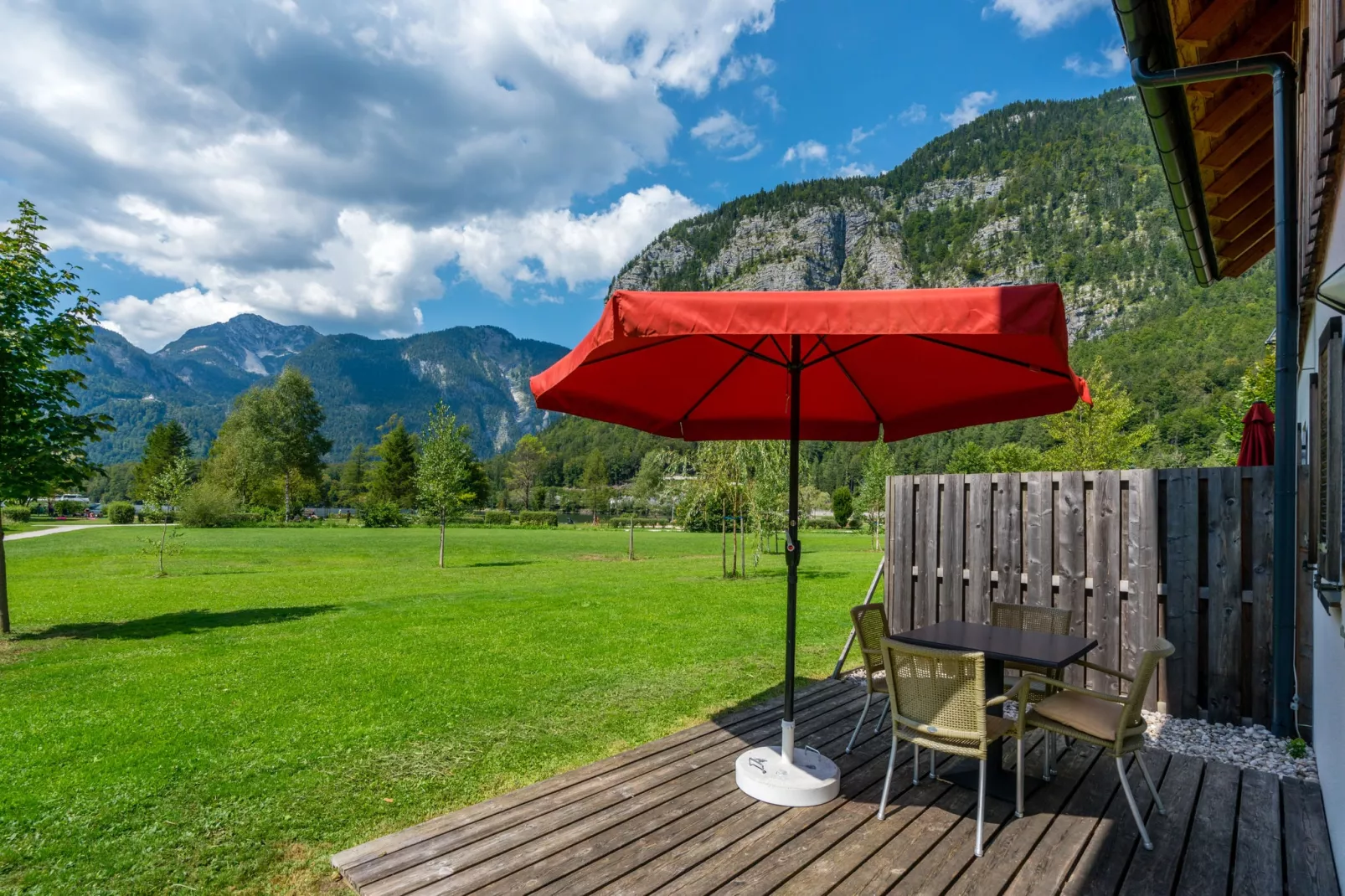 Luxery Salzkammergut Chalet A-Tuinen zomer