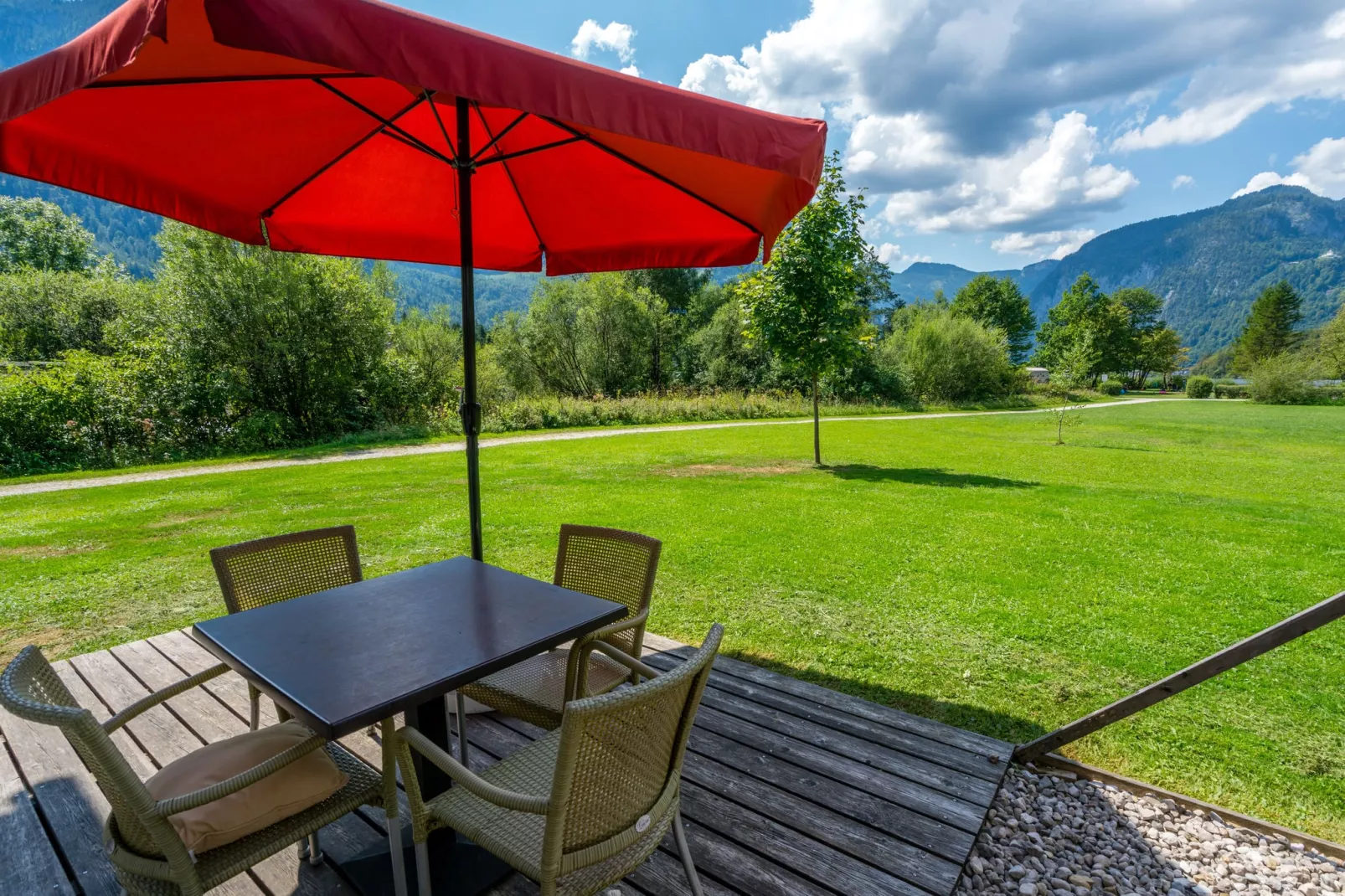 Luxery Salzkammergut Chalet A-Tuinen zomer