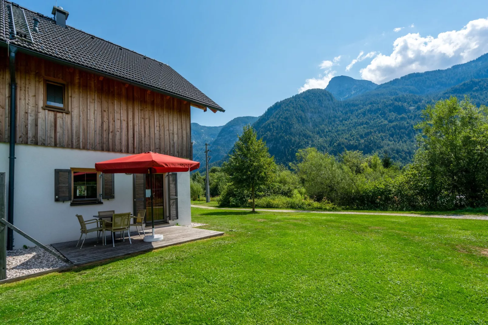 Luxery Salzkammergut Chalet A-Tuinen zomer