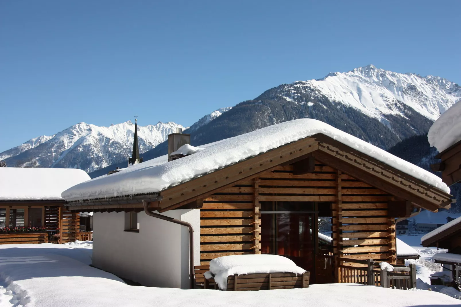 Chalets im Wald-Exterieur winter