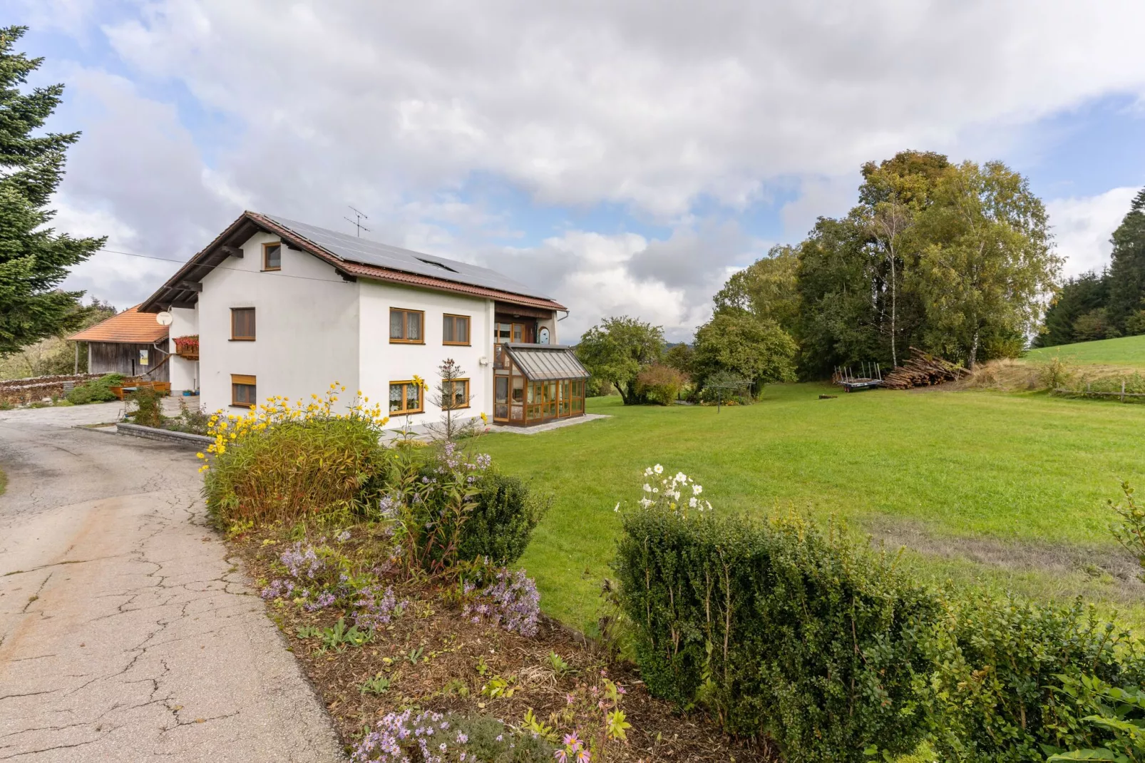 Gästehaus Kandlbinder-Tuinen zomer