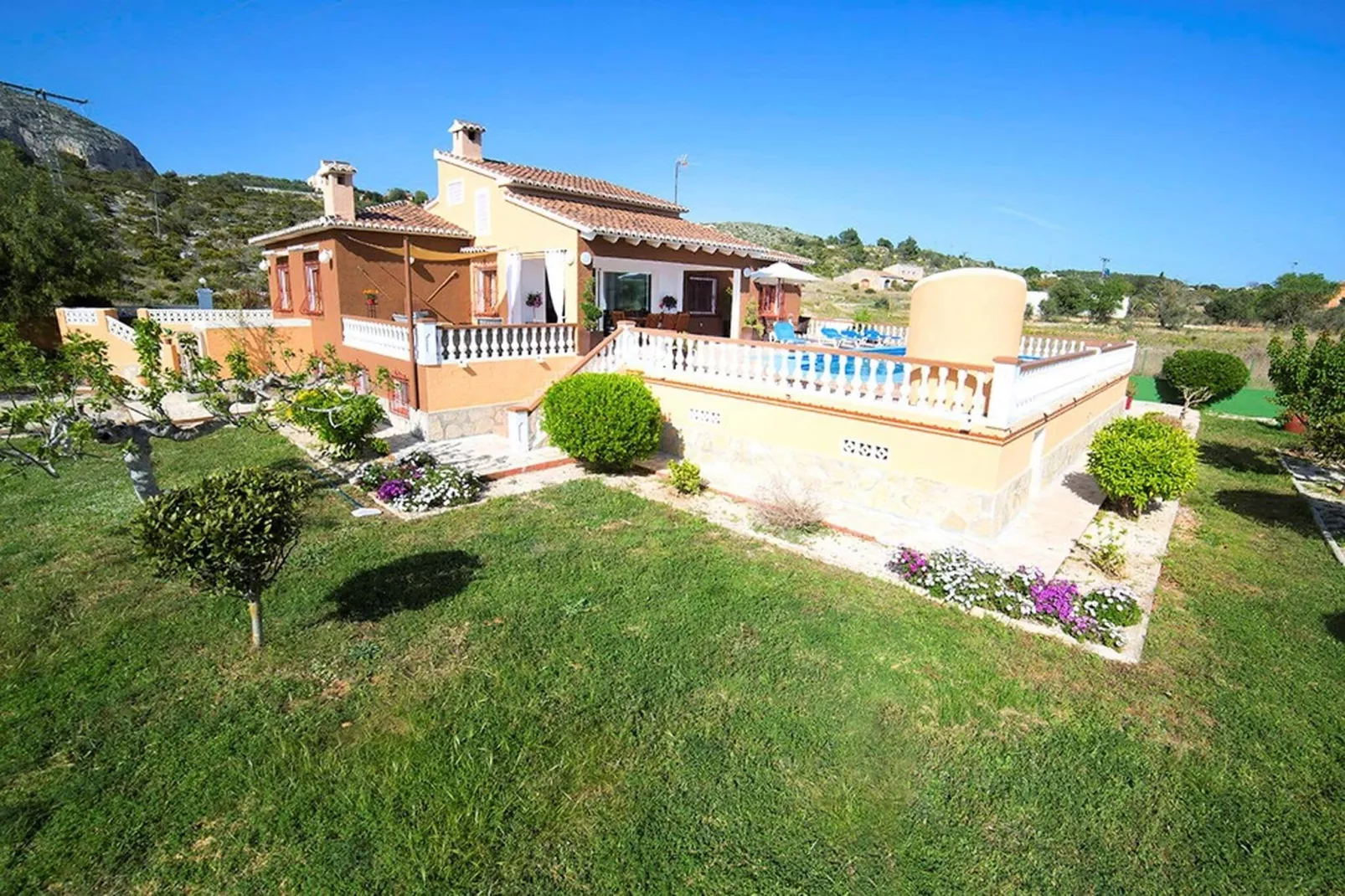 El Chalet de Lucía-Tuinen zomer