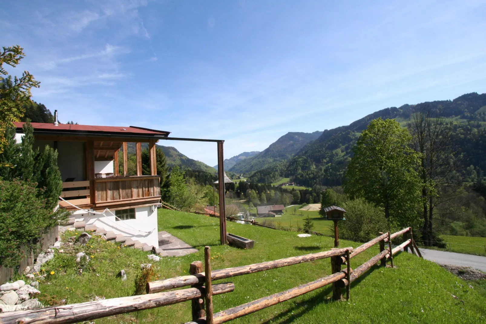 Chalet Niederndorferberg-Uitzicht zomer