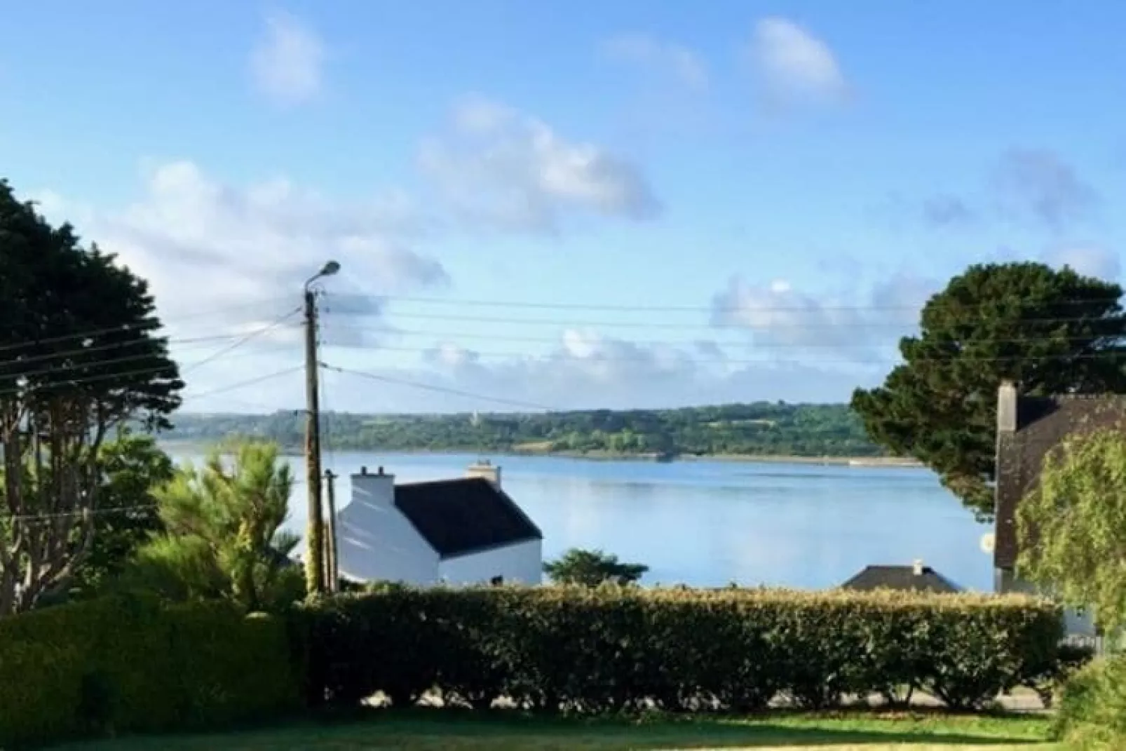 Ferienhaus mit Meerblick Roscanvel-Uitzicht zomer