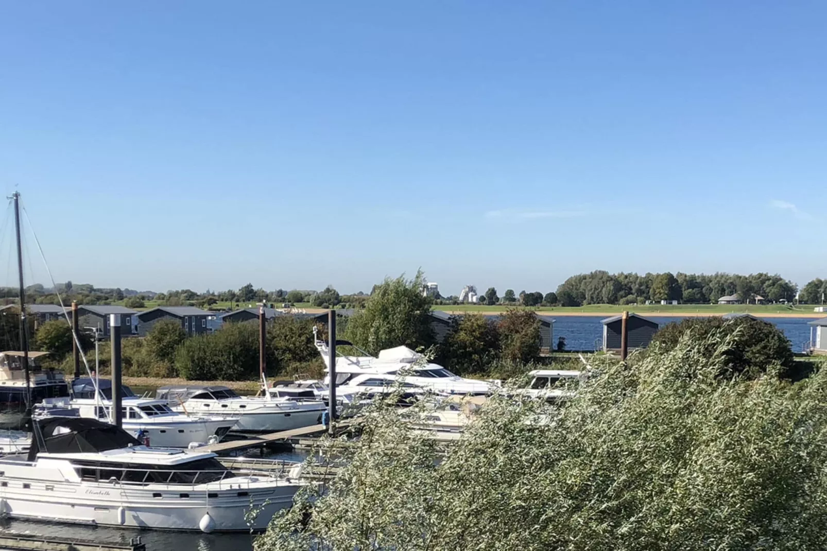 Vakantiepark Eiland van Maurik 6-Uitzicht zomer