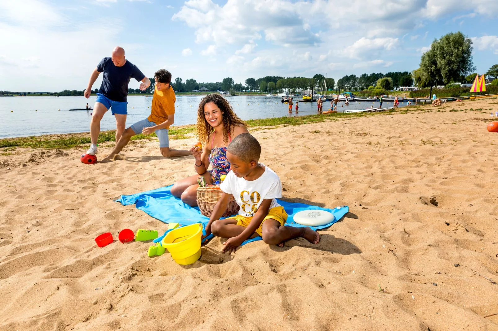 Vakantiepark Eiland van Maurik 8-Parkfaciliteiten