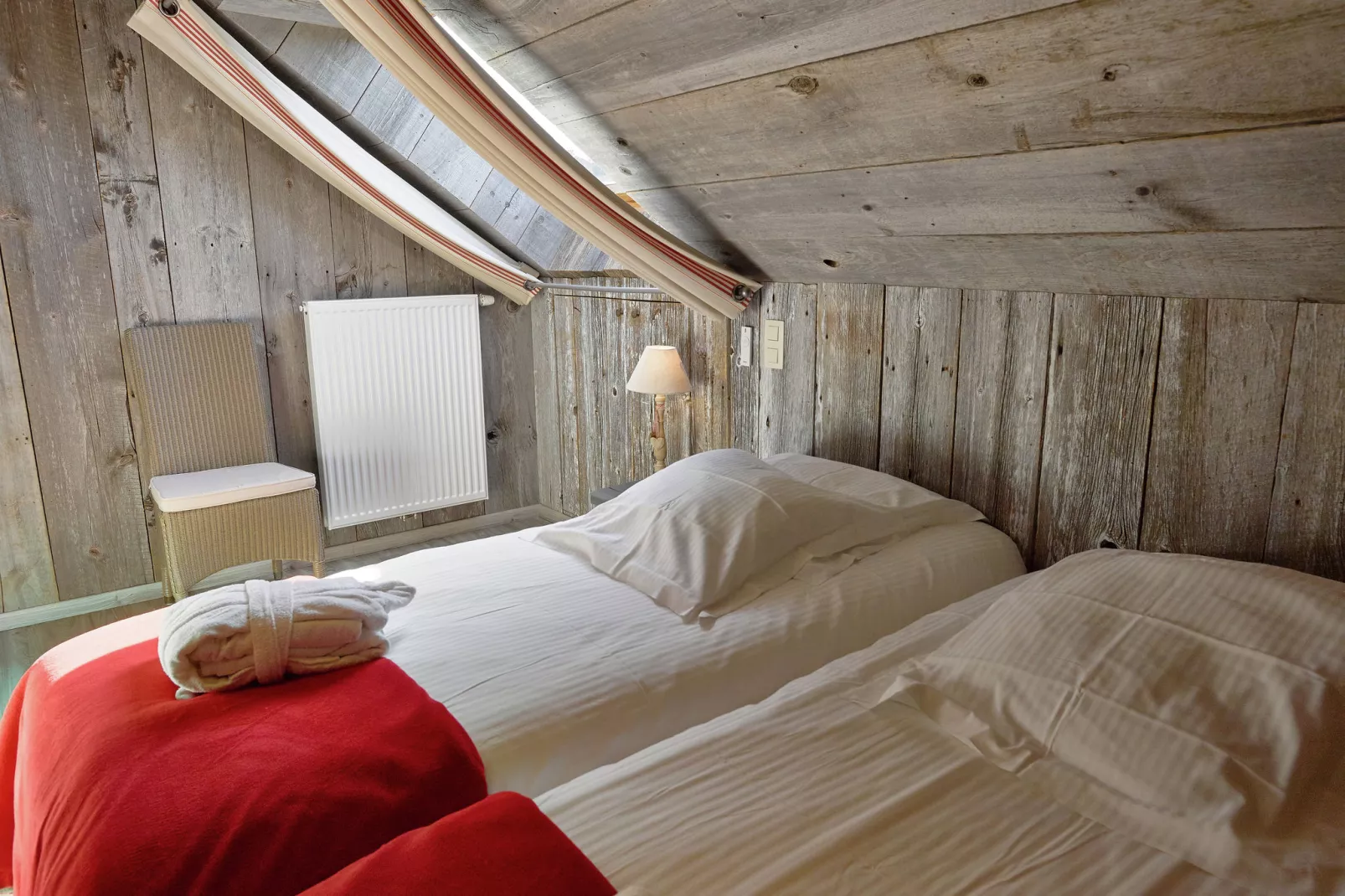 The Wood-Stone Cottage-Slaapkamer