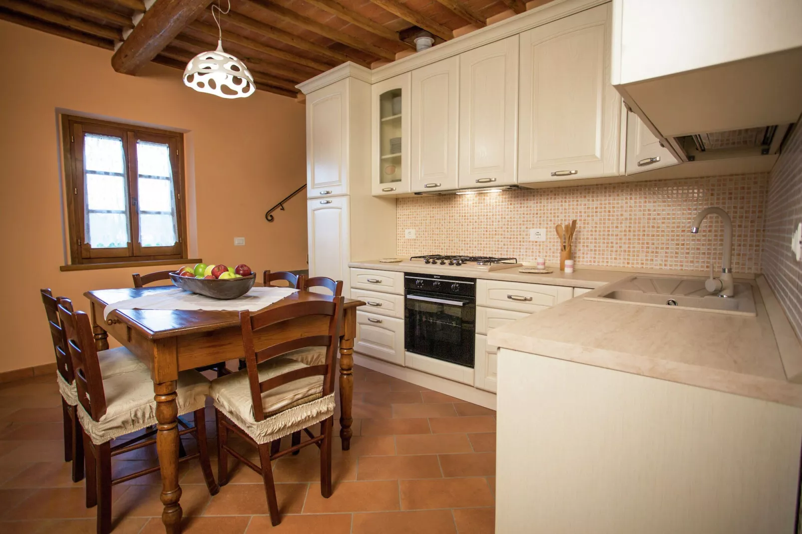 Villa Imola-Keuken