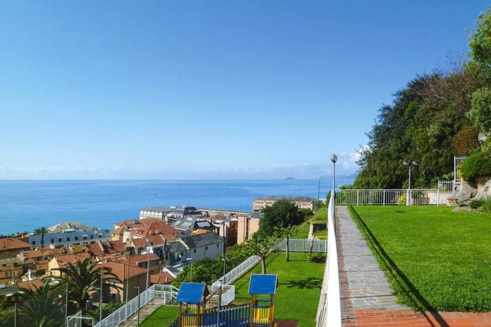 Residence Sant'Anna Pietra Ligure - old B6 / B6 CL Classic - new B5 classic-Buitenkant zomer