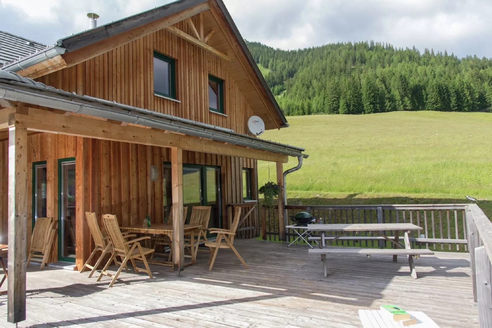 Chalet The LarchHouse-Buitenkant zomer