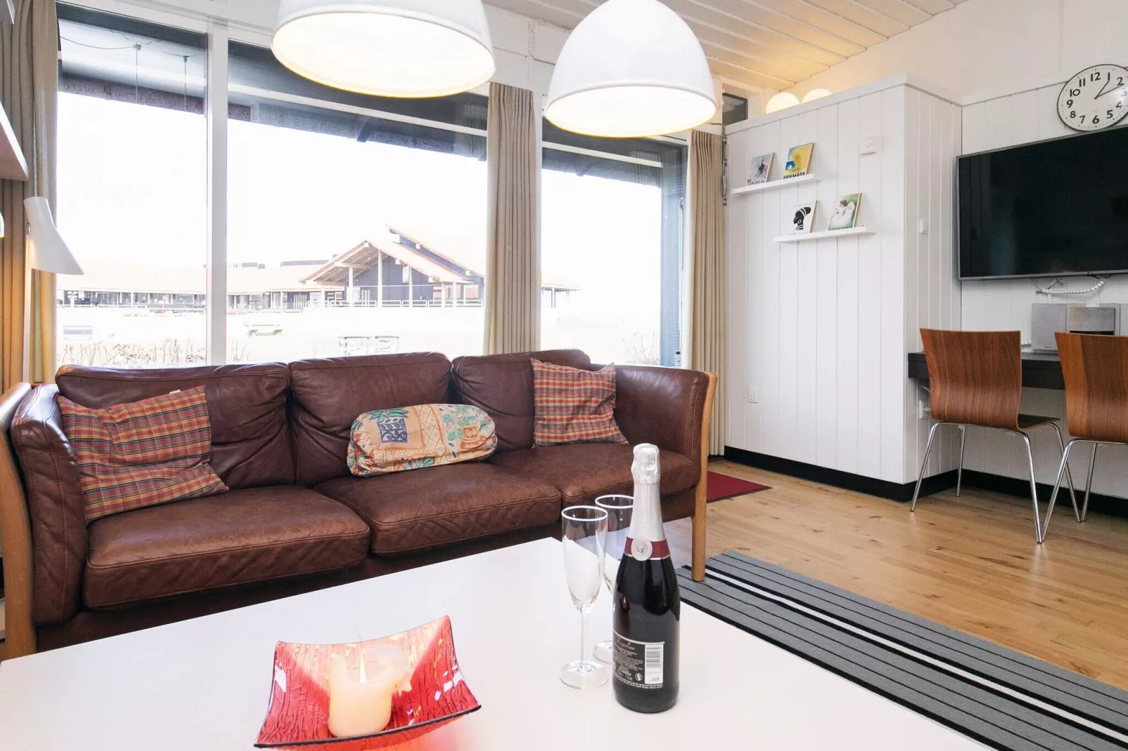 3 room,w/partially seaview-Binnen