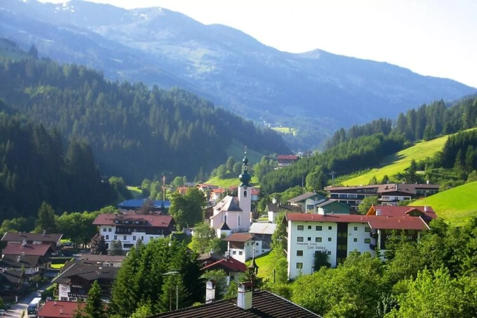 Apartments Schatzberg-Haus-Buitenkant zomer