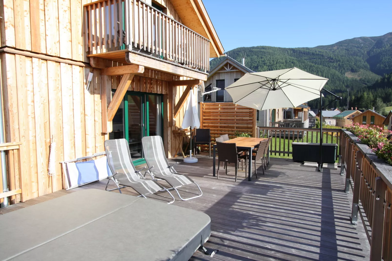 Alpen Chalet Wolkenheim-Terrasbalkon