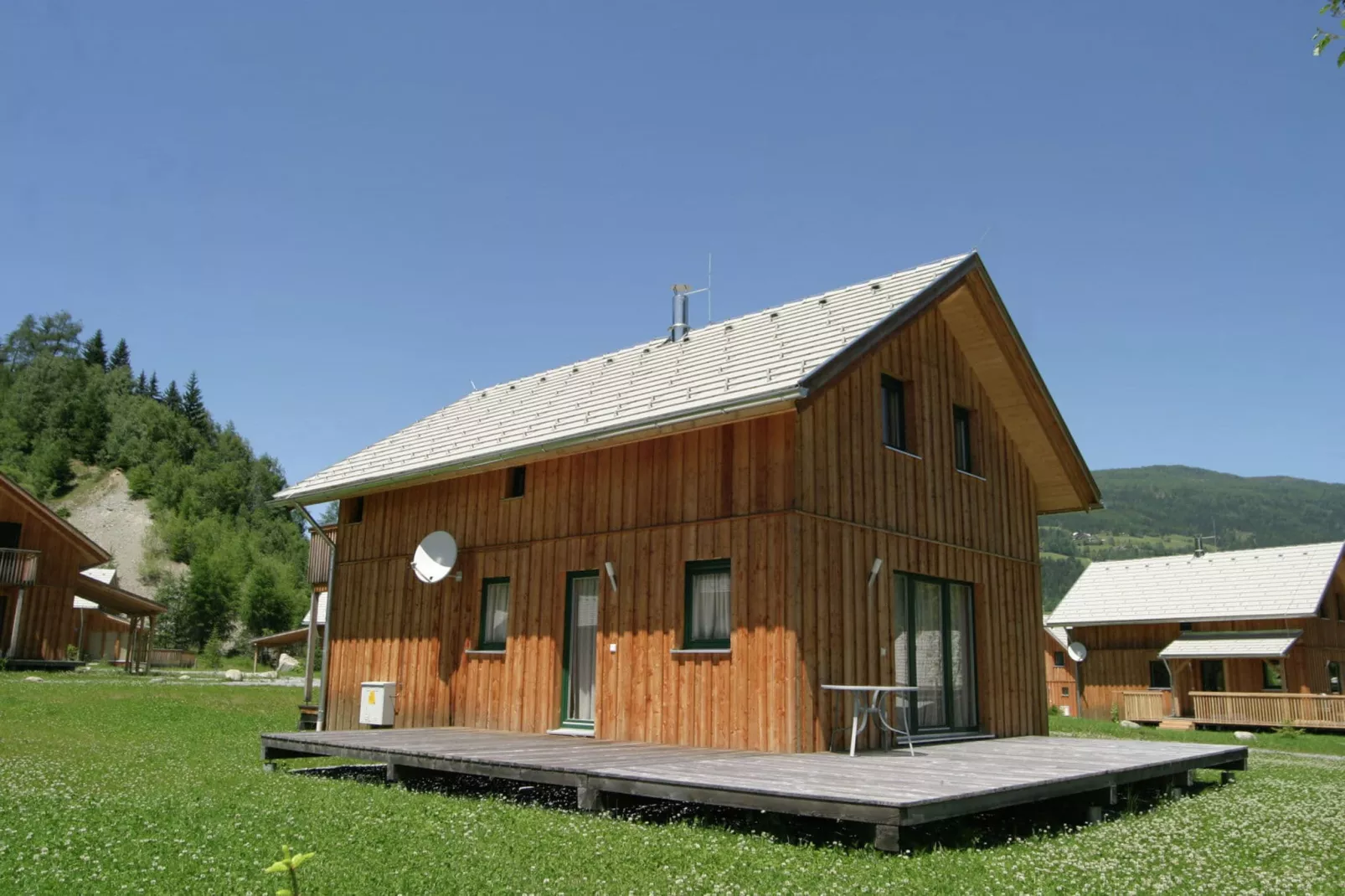 Groot chalet in Steiermark met sauna-Buitenkant zomer