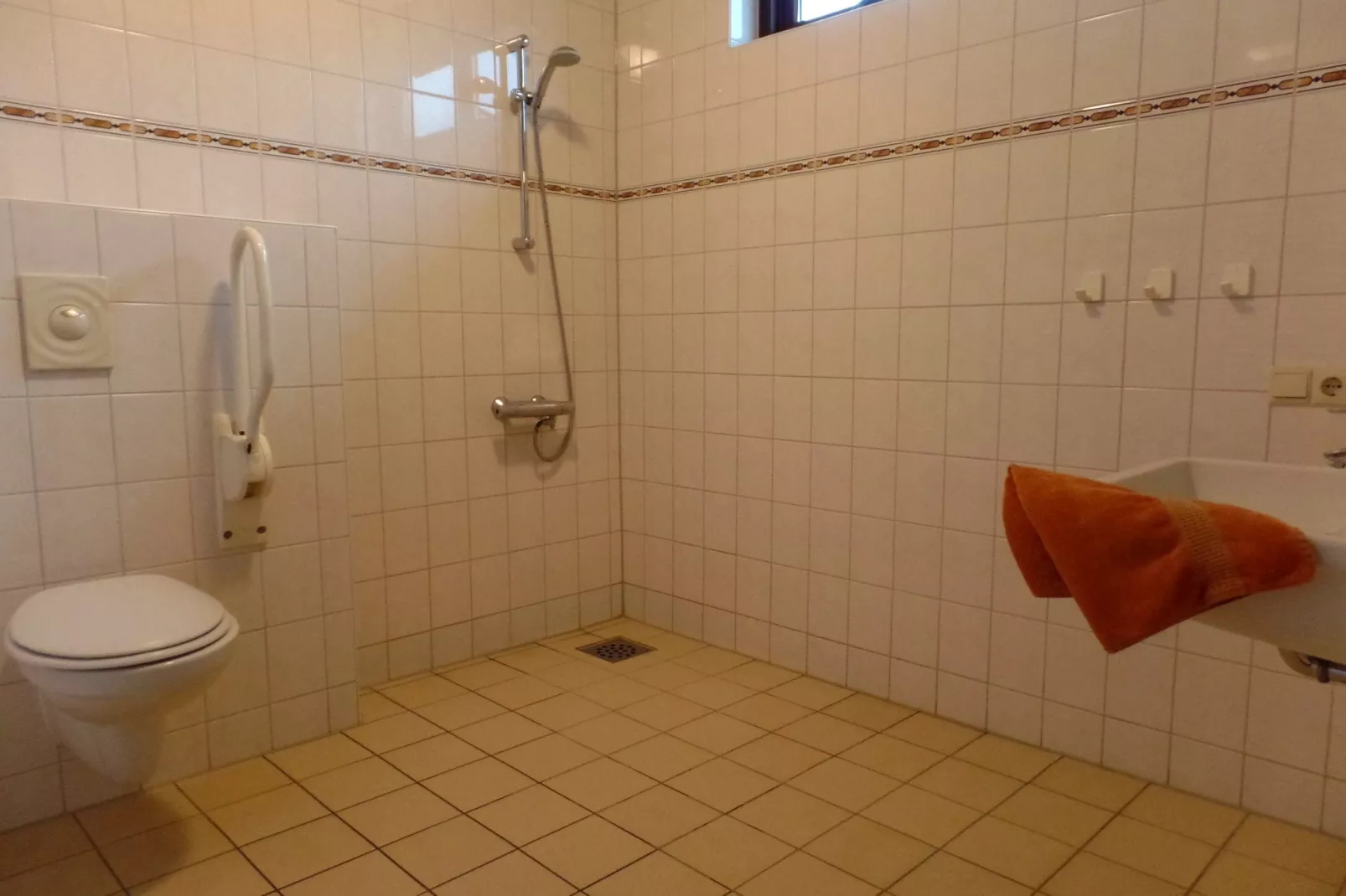 Recreatiepark Klaverweide 6-Badkamer