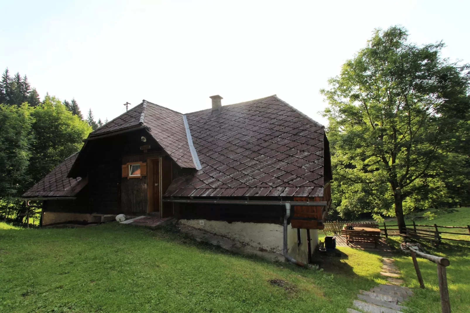 Brentlhütte-Buitenkant zomer