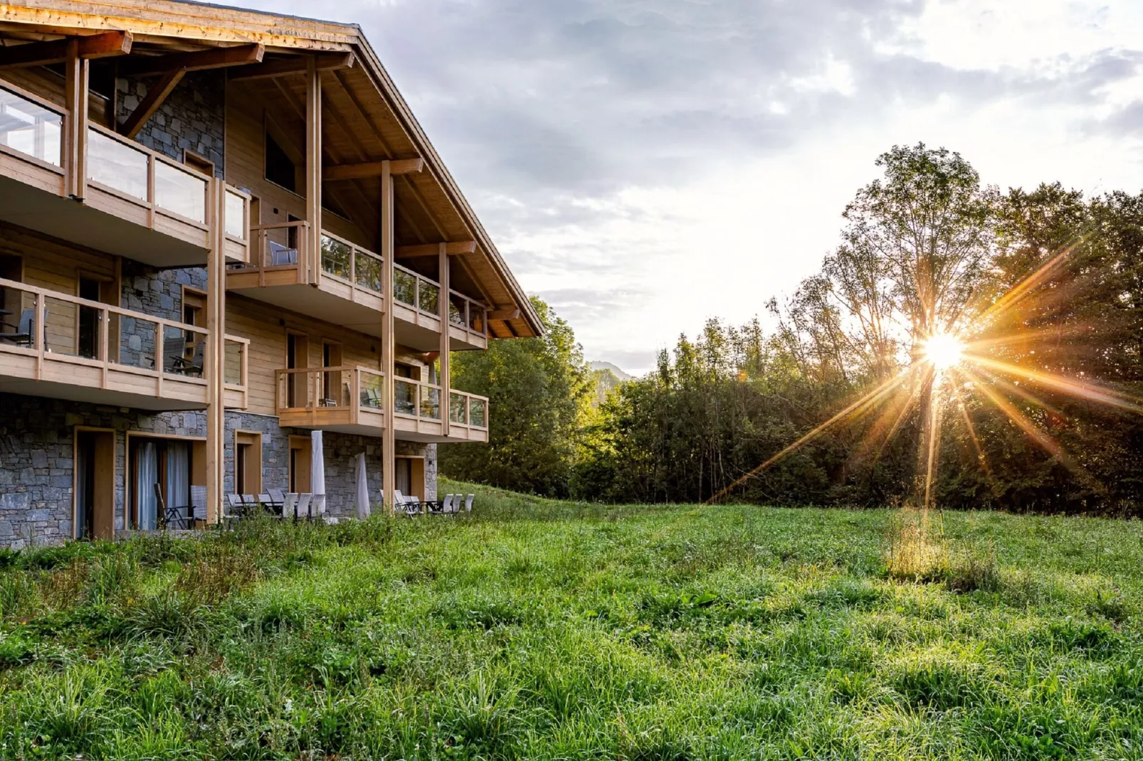 AlpChalets Portes du Soleil 2-Buitenkant zomer