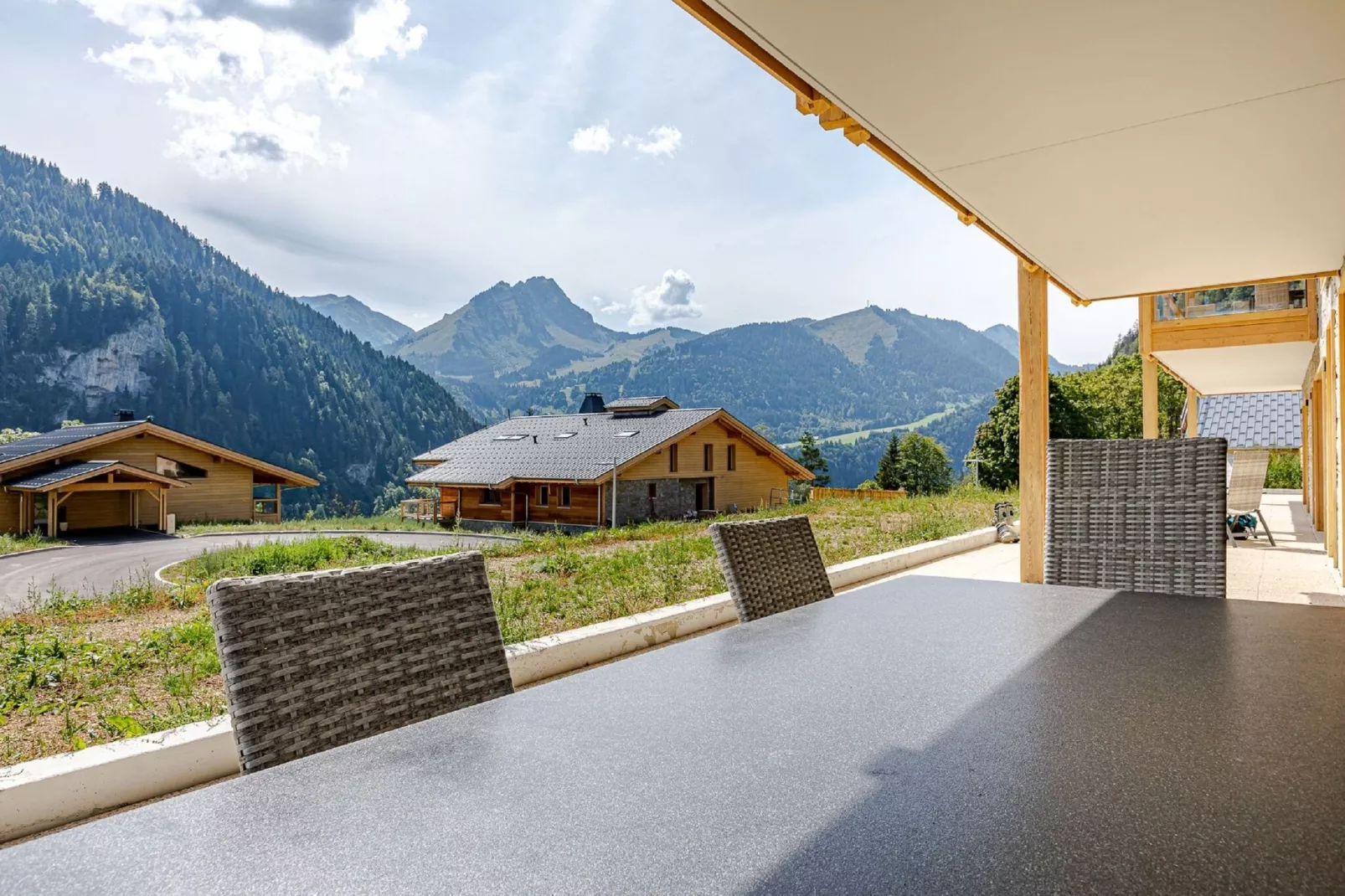 AlpChalets Portes du Soleil 8-Terrasbalkon