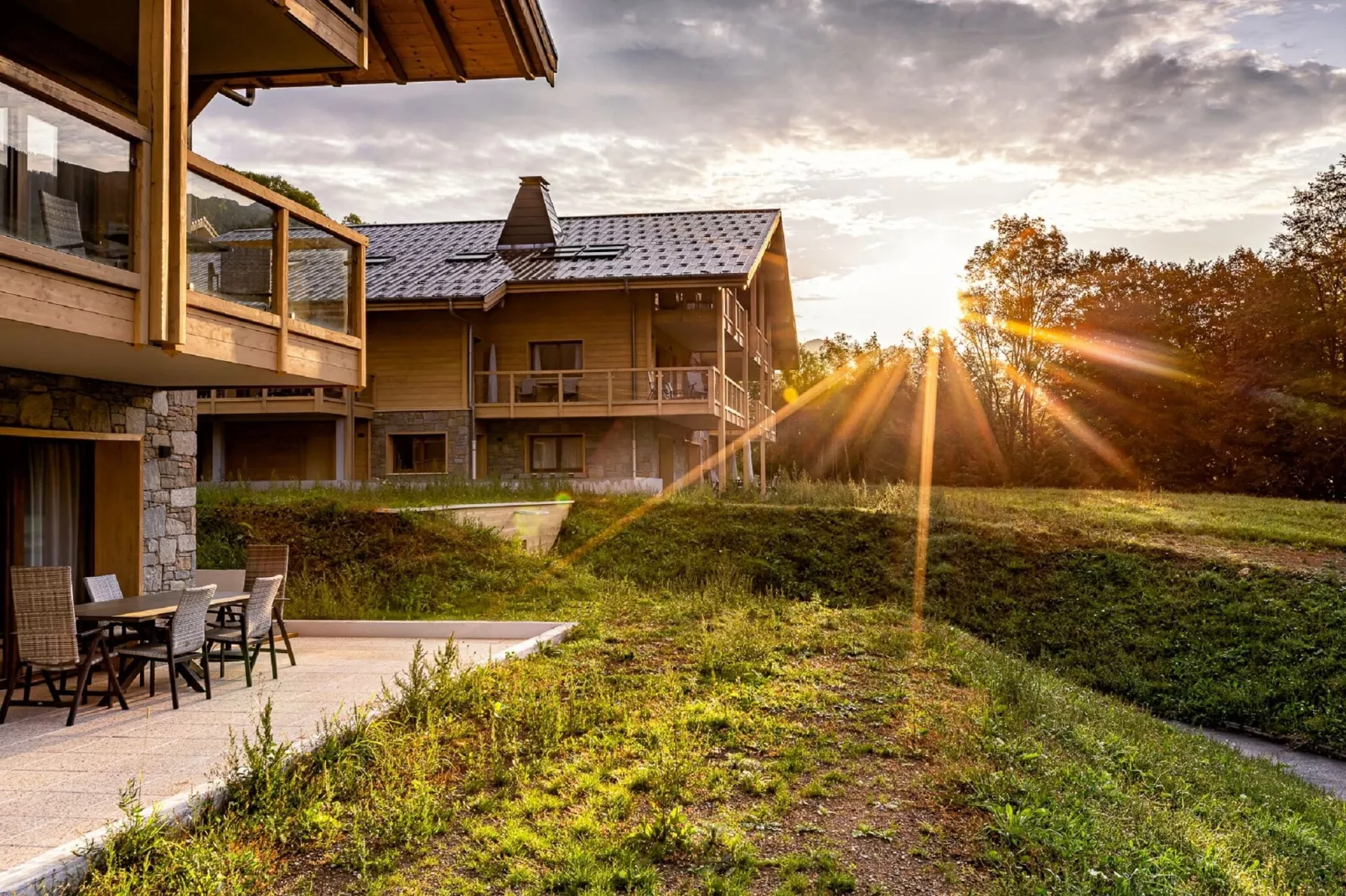 AlpChalets Portes du Soleil 8-Buitenkant zomer