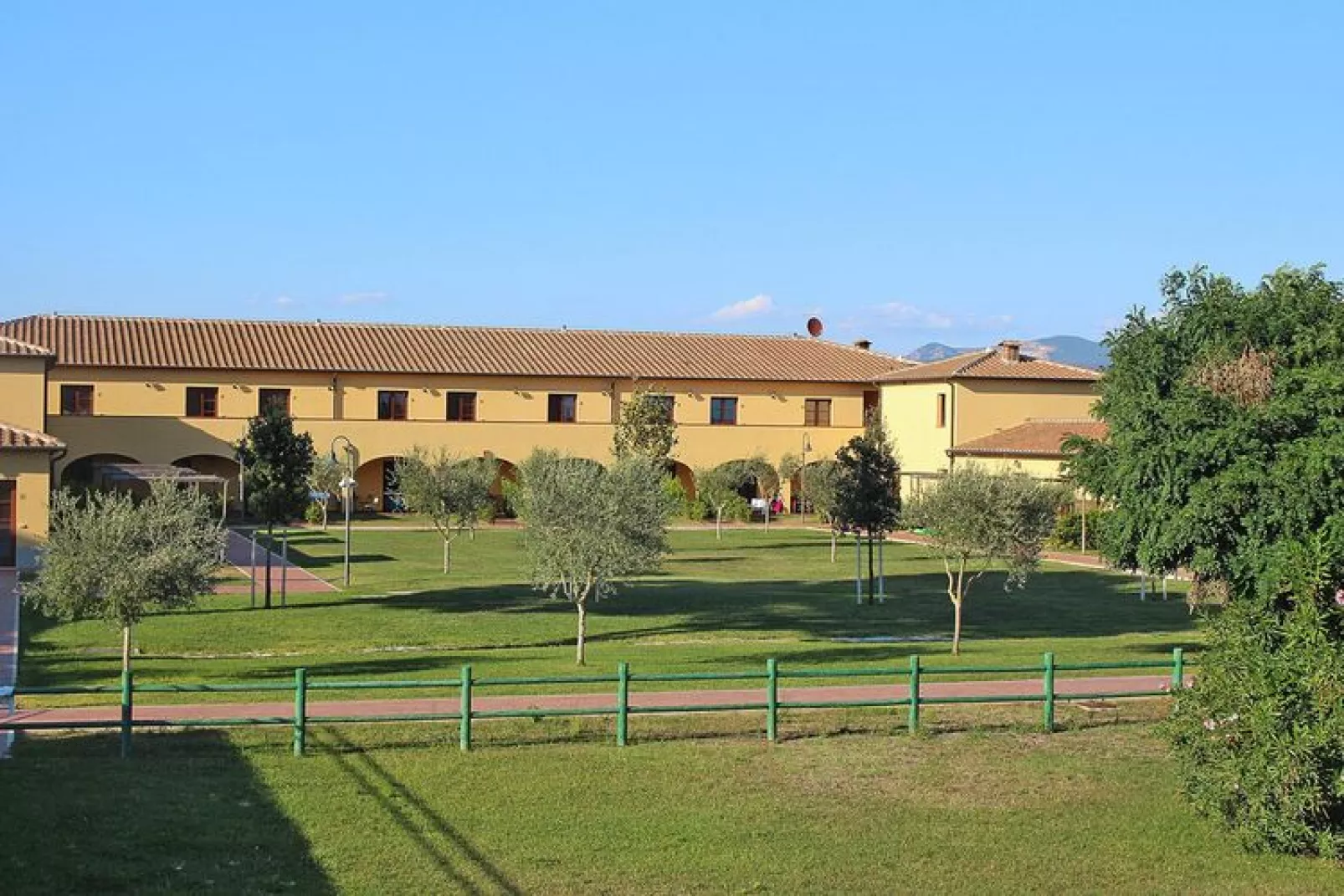 Ferienanlage Poggio all' Agnello Piombino Type Mono 2 con terrazza o balcone-Buitenkant zomer