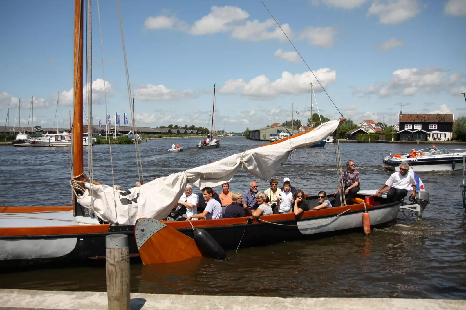 Fijn vakantiehuis in watersportdorp Grou-Gebieden zomer 1km