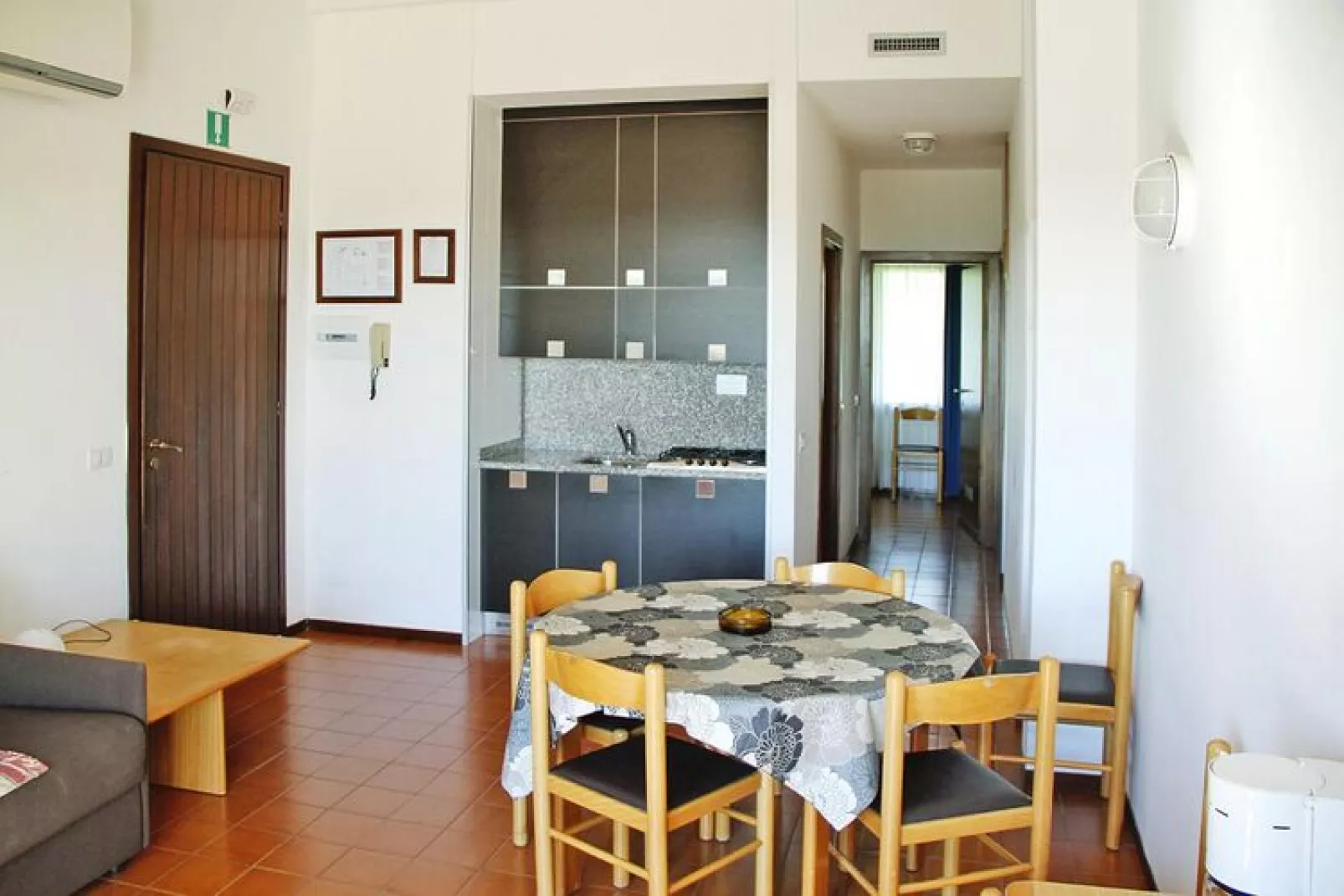 Residence Barbara, Moniga del Garda-3-Raum-App., C3, ca. 88 qm-Woonkamer