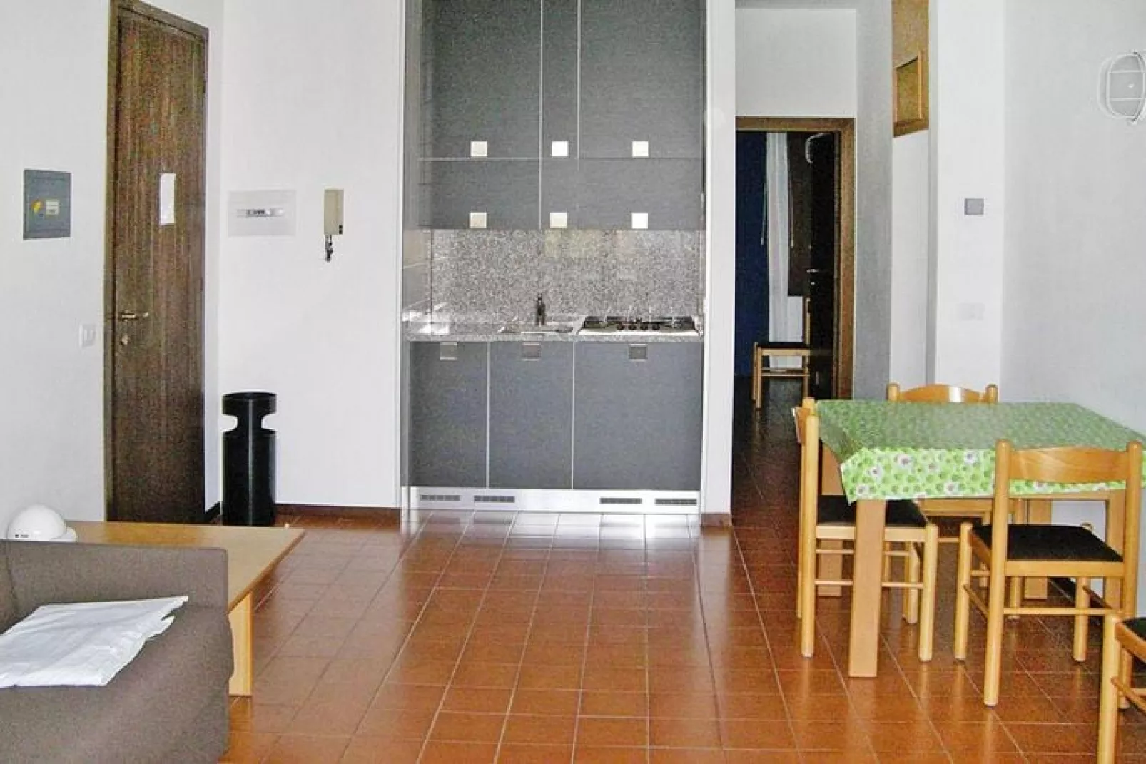 Residence Barbara, Moniga del Garda-3-Raum-App., C3, ca. 88 qm-Woonkamer