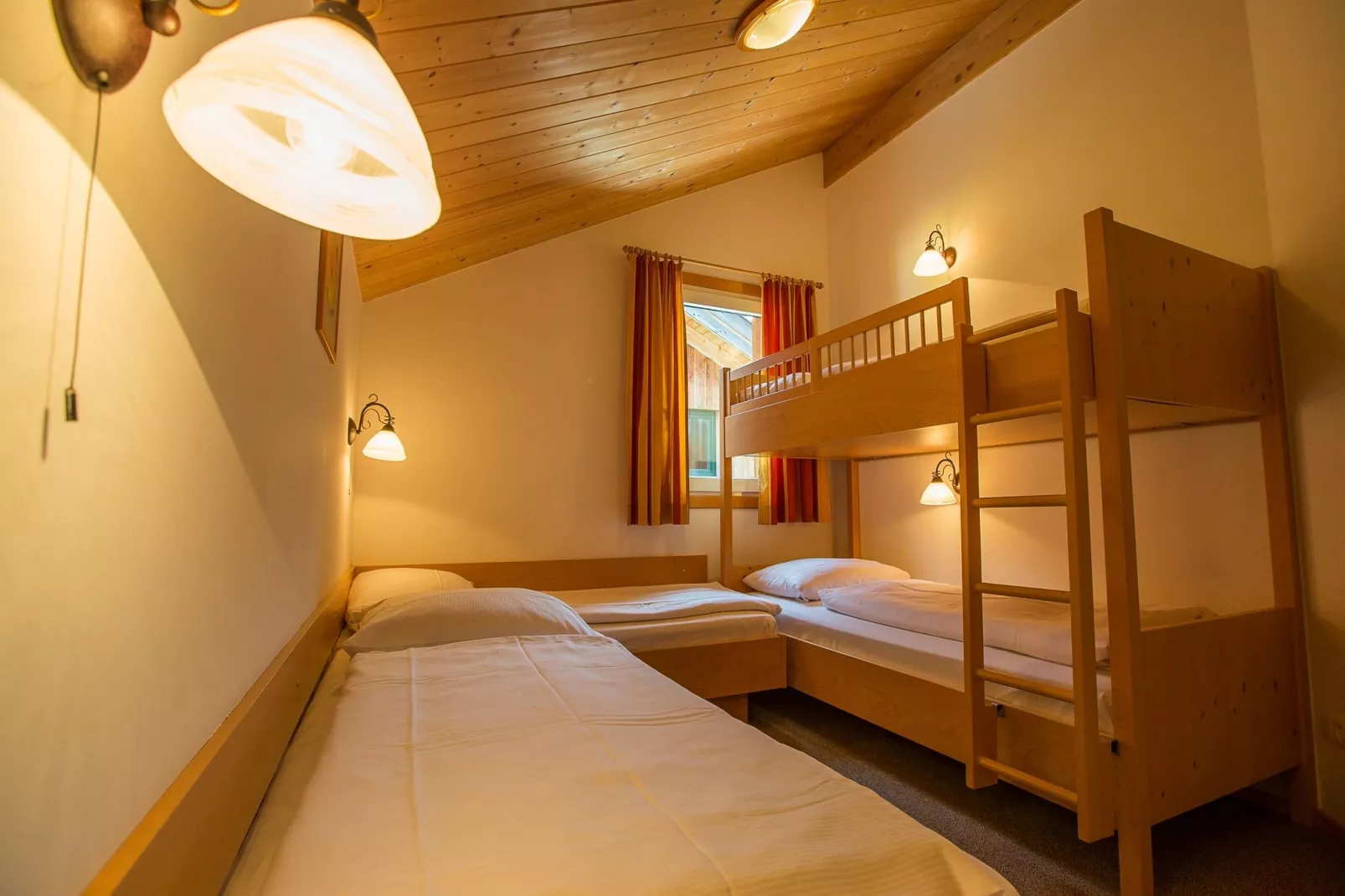 Vrijstaande vakantiewoning in Salzburgerland met gedeelde sauna-Slaapkamer
